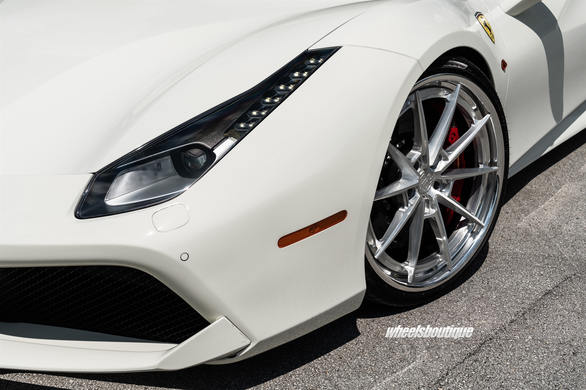 Ferrari 488 | Bianco Avus | on ANRKY AN38 | Brushed Clear