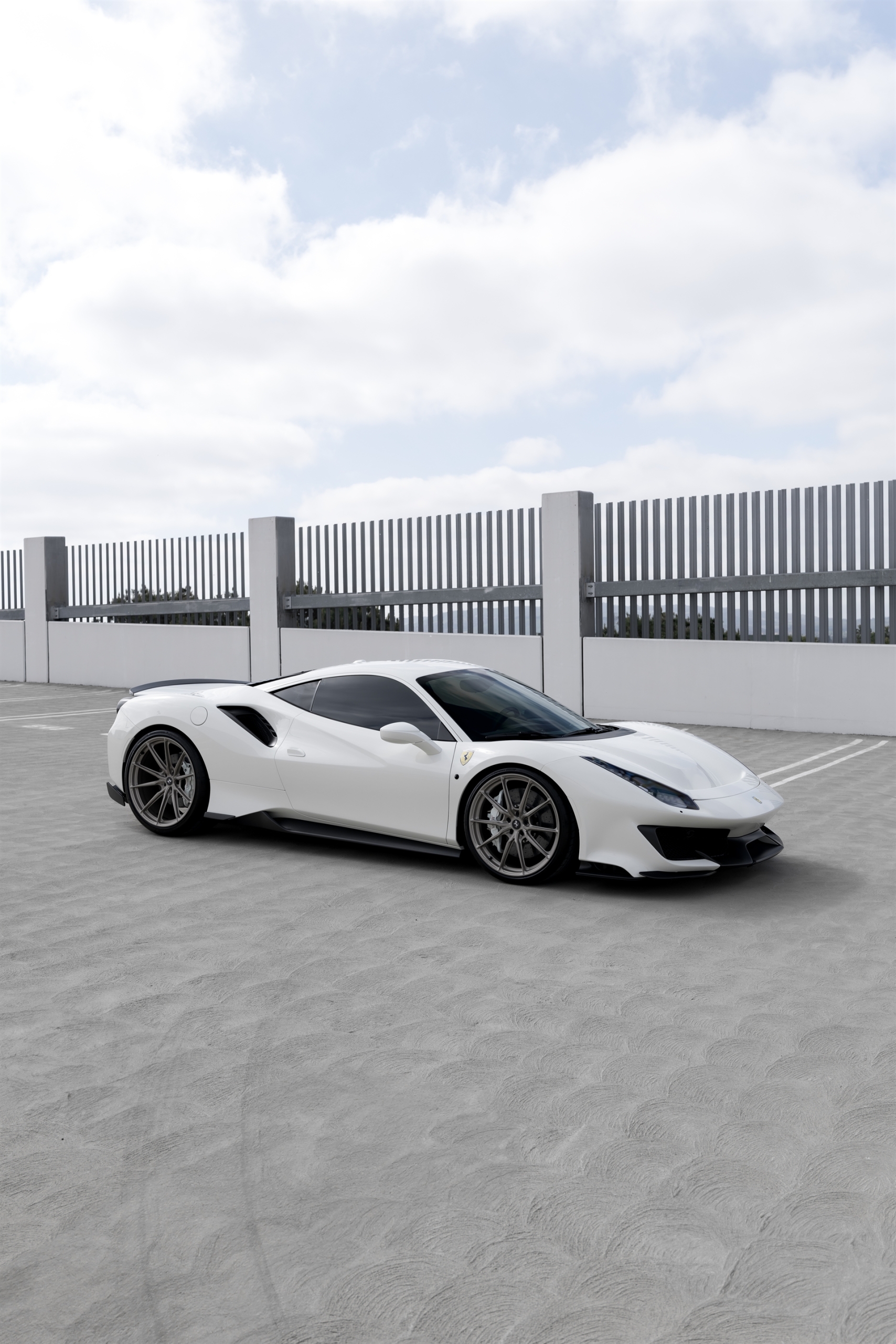 Ferrari 488 Pista | Bianco Avus | on HRE P104SC | Satin White Gold