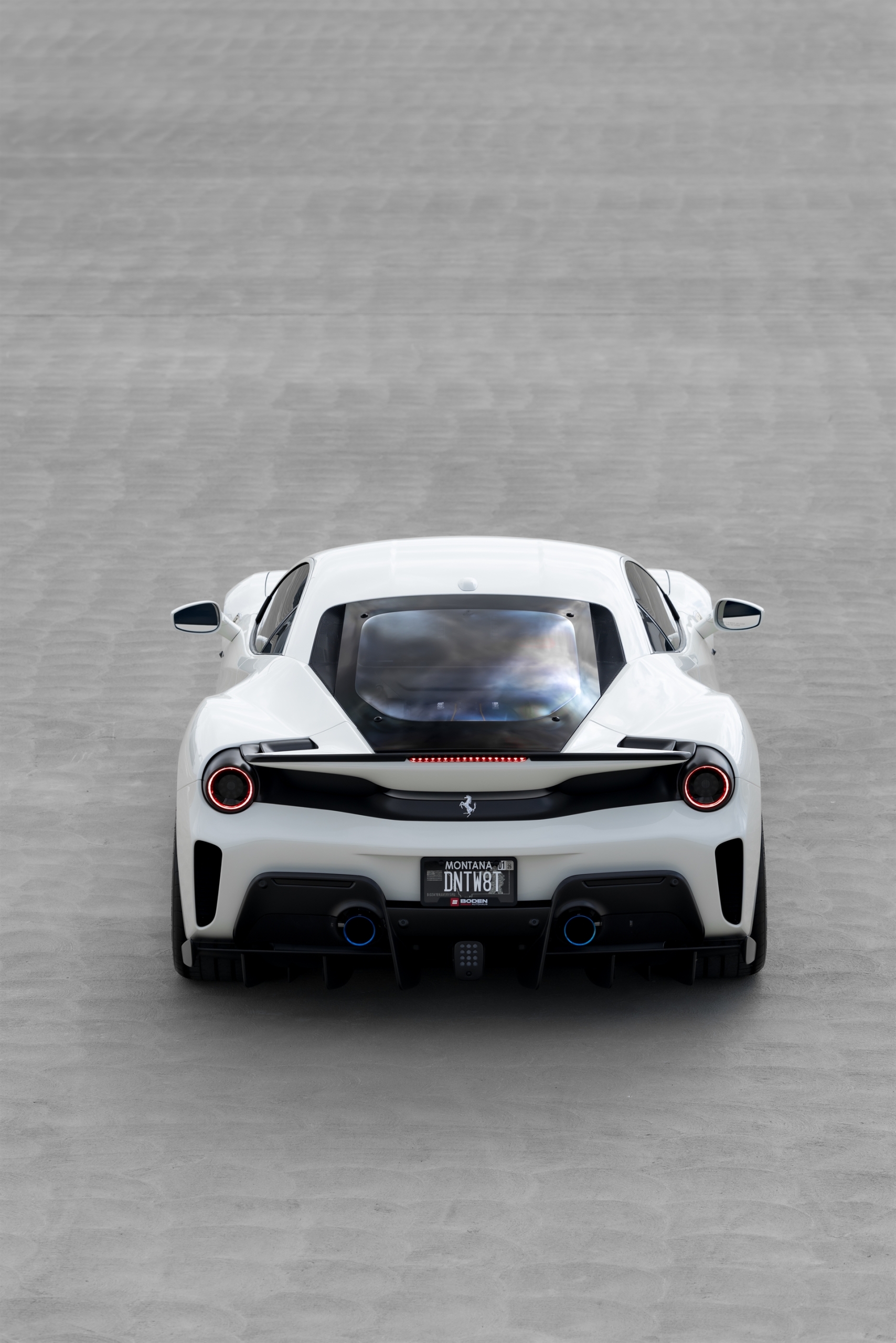 Ferrari 488 Pista | Bianco Avus | on HRE P104SC | Satin White Gold