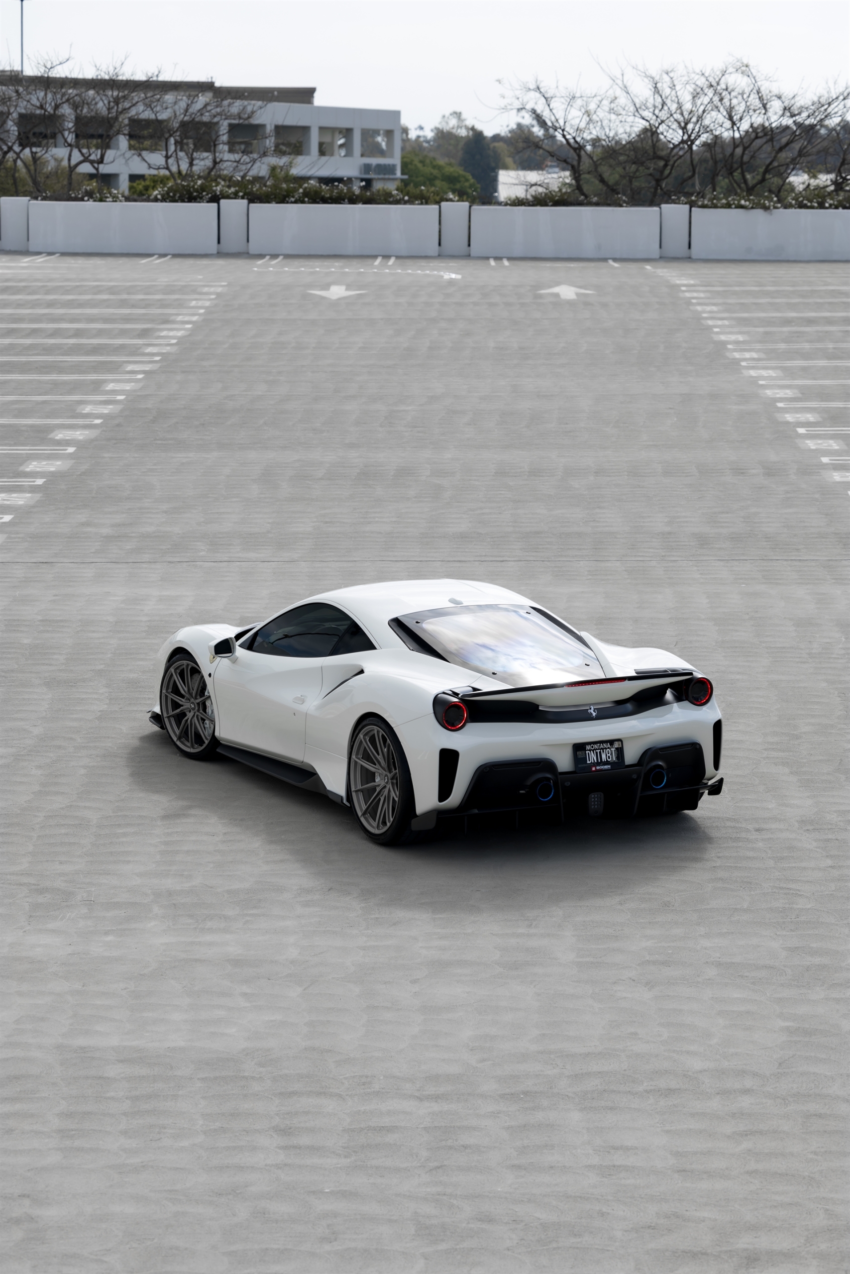 Ferrari 488 Pista | Bianco Avus | on HRE P104SC | Satin White Gold