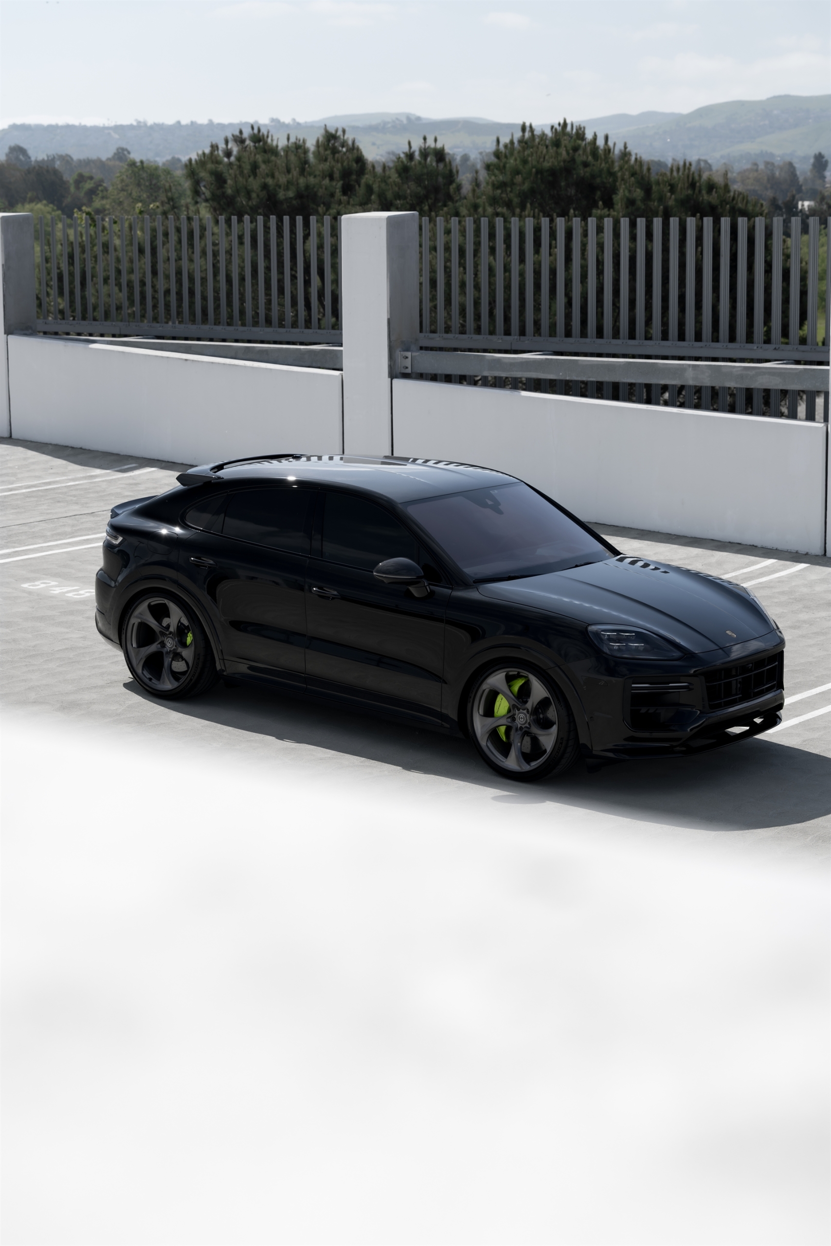Porsche Cayenne on HRE 522M