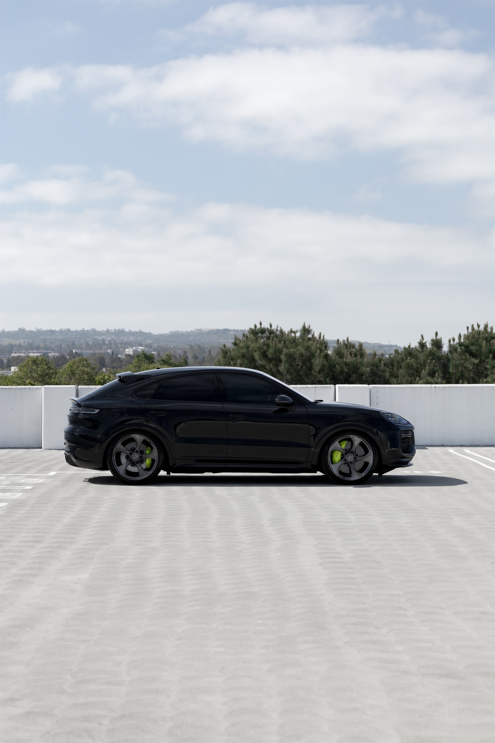 Porsche Cayenne on HRE 522M