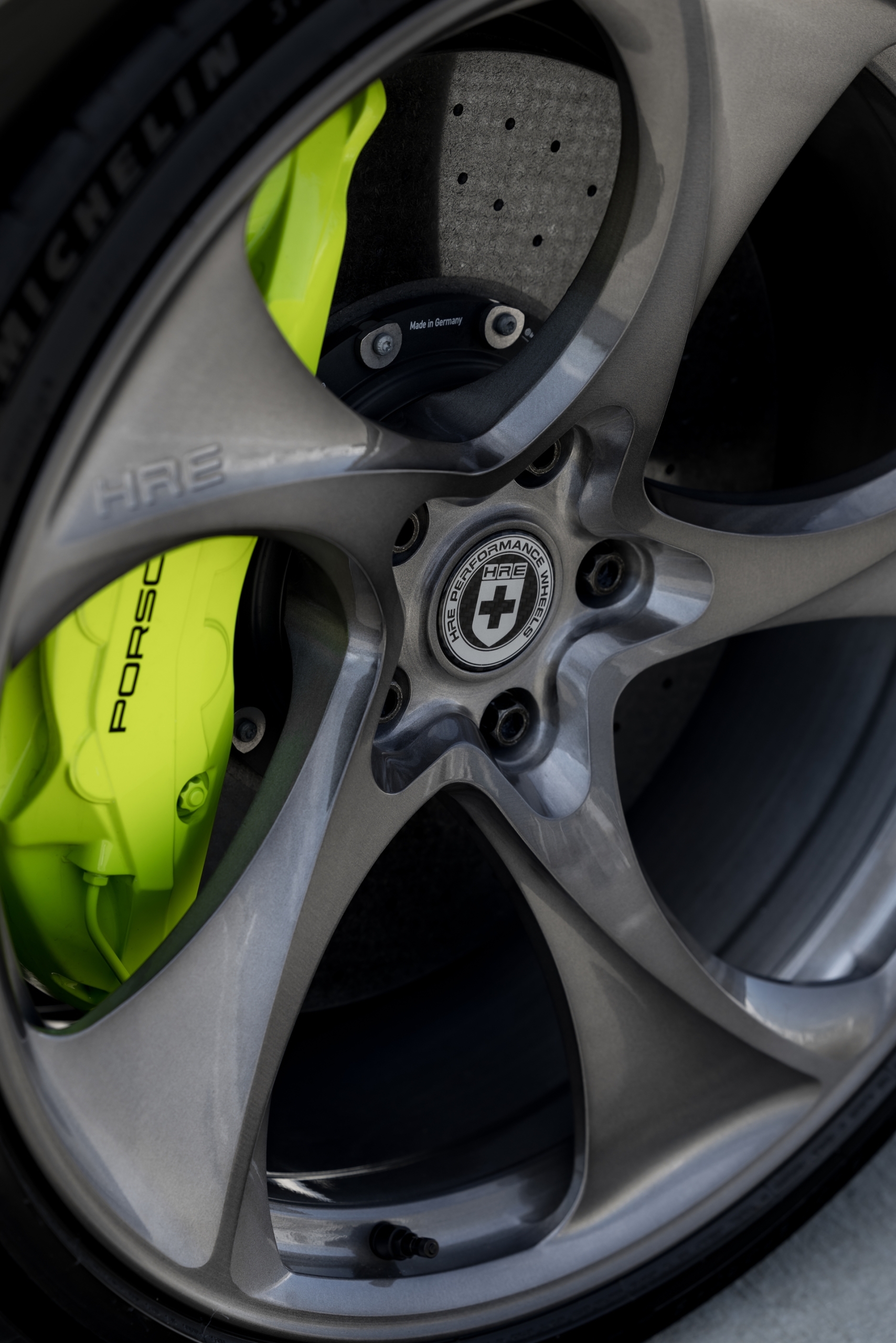 Porsche Cayenne on HRE 522M