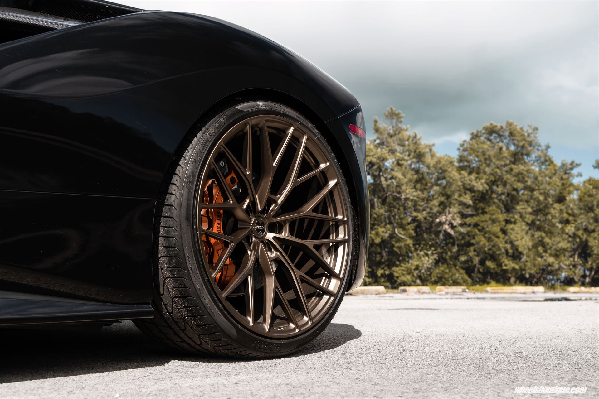 Ferrari 488 Spider | Nero | on ANRKY AN10 | Satin Bronze
