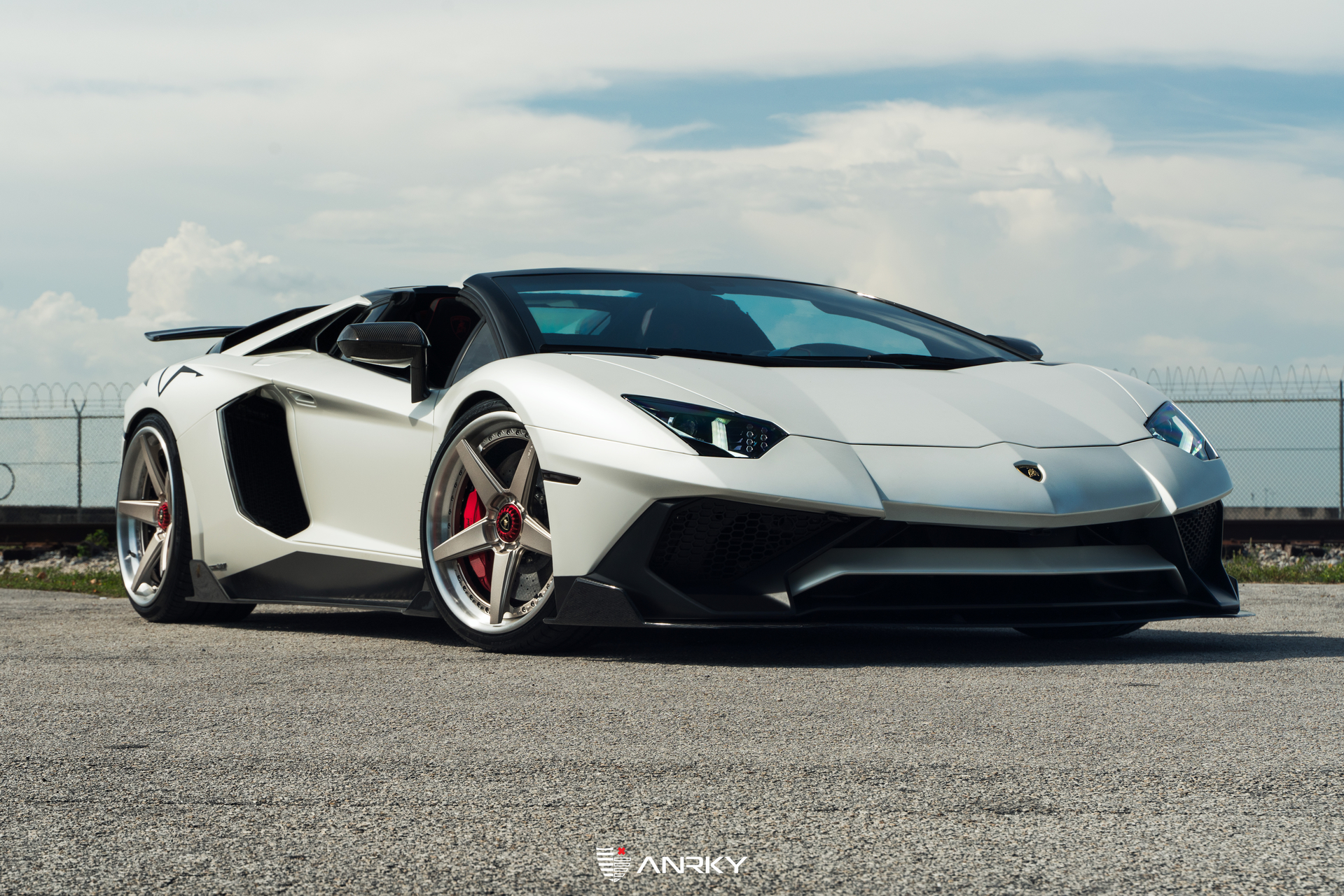 Lamborghini Aventador SV Roadster | Ballon White | ANRKY RS5.3 | Satin White Gold