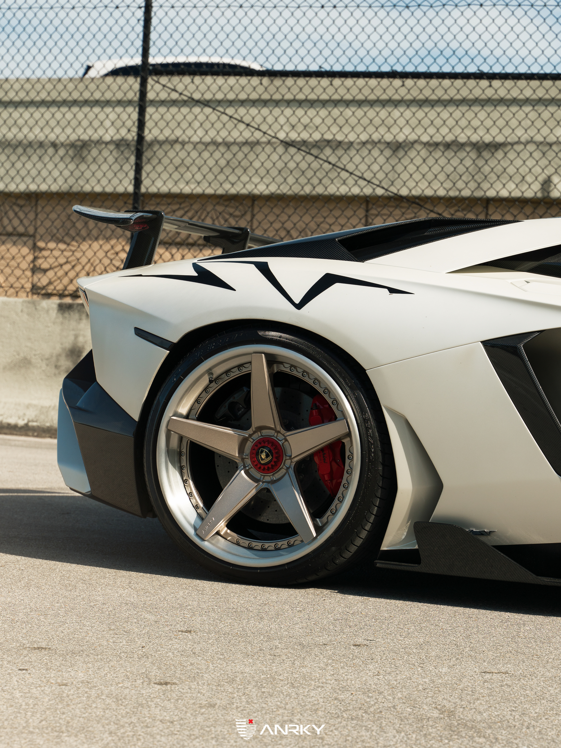 Lamborghini Aventador SV Roadster | Ballon White | ANRKY RS5.3 | Satin White Gold