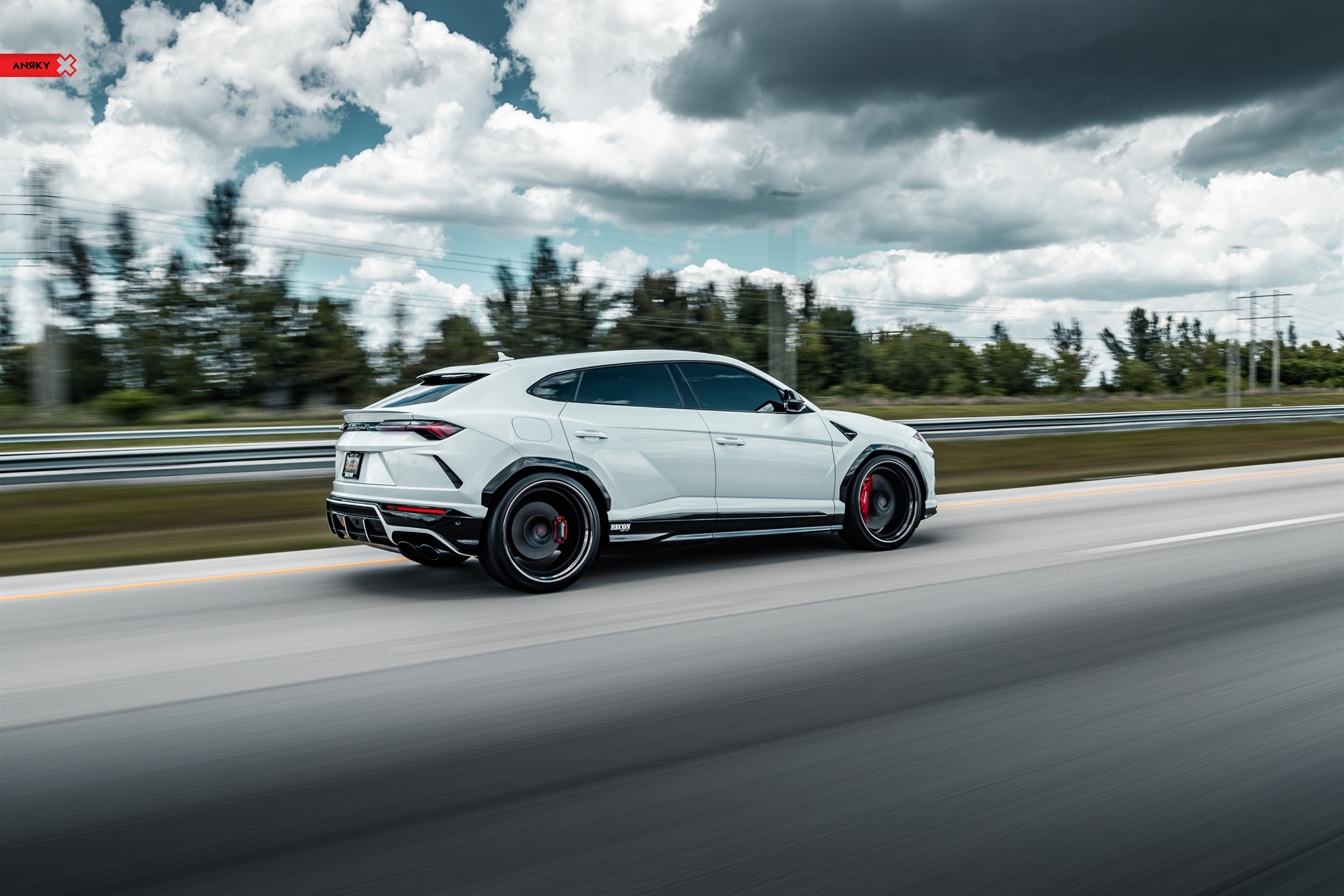 Lamborghini Urus – AN32 SeriesTHREE