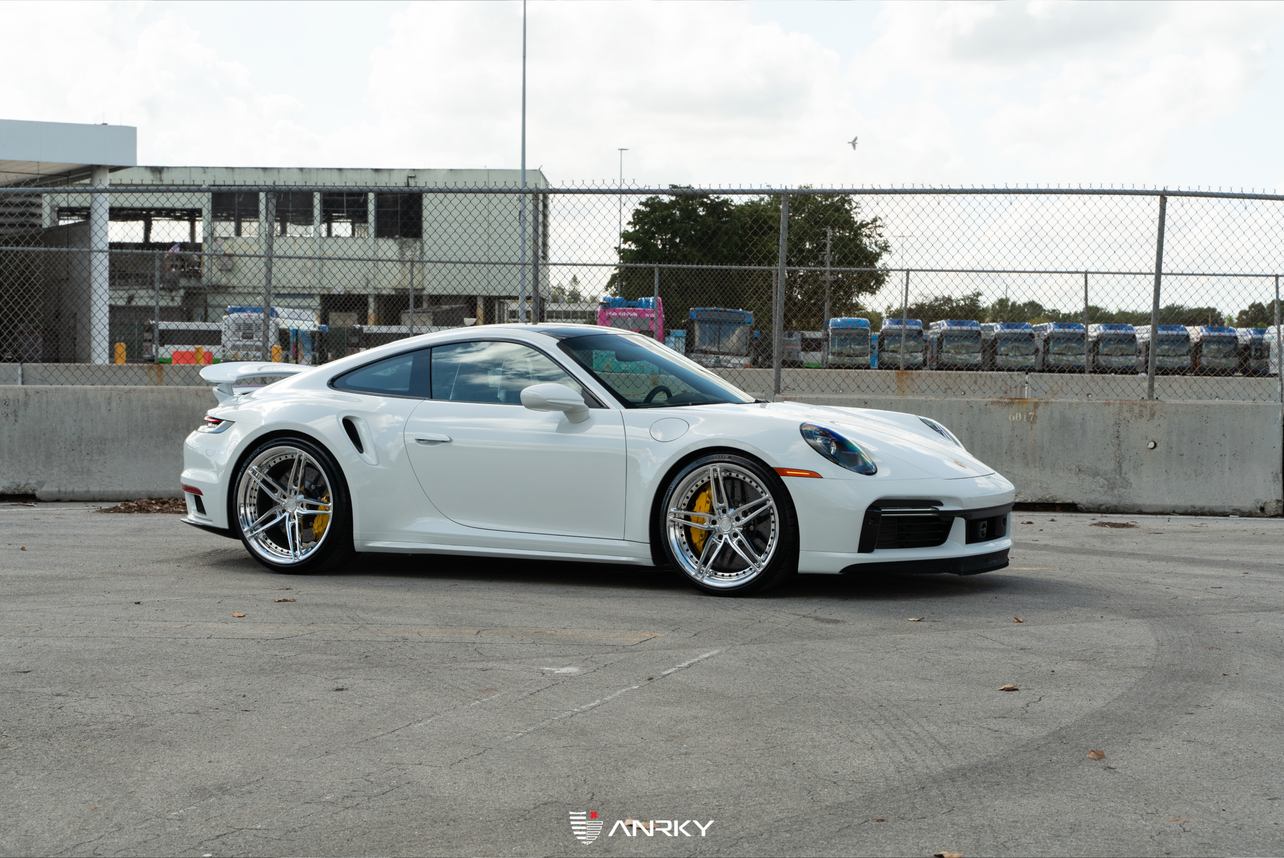 Porsche 992 Turbo – AN27 SeriesTWO