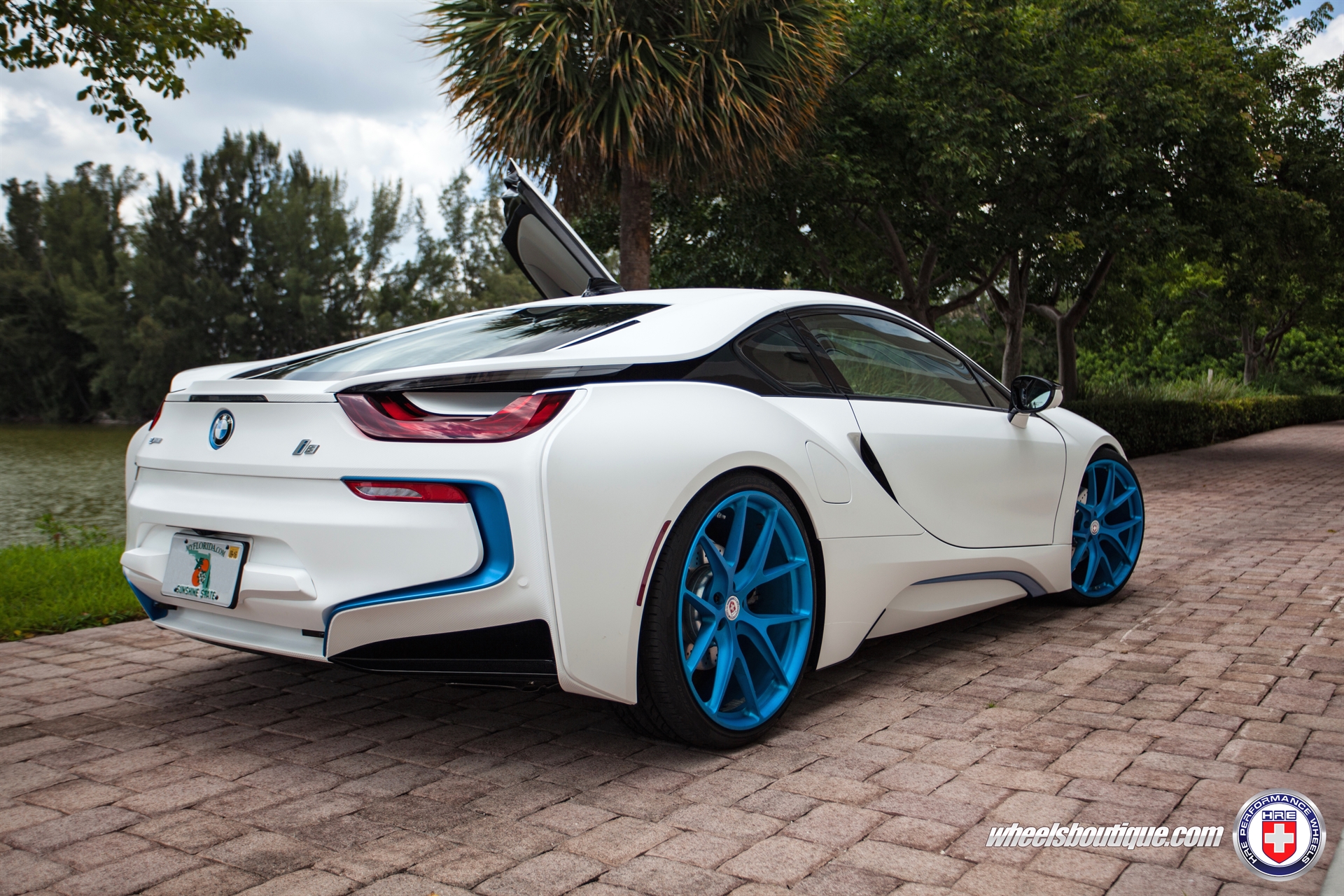 HRE P101 | BMW i8 White Carbon