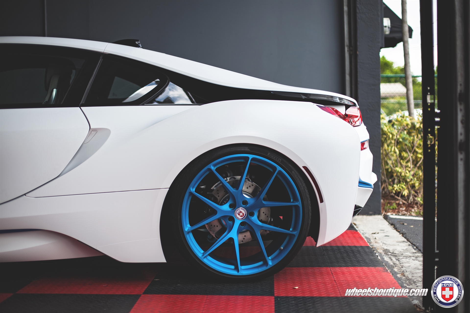 HRE P101 | BMW i8 White Carbon