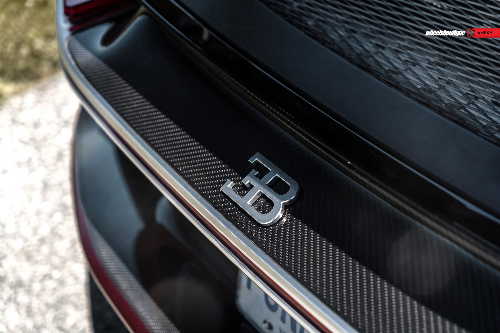 Bugatti Chiron | on ANRKY AN11 | Brushed Clear Center + Polished Clear Windows