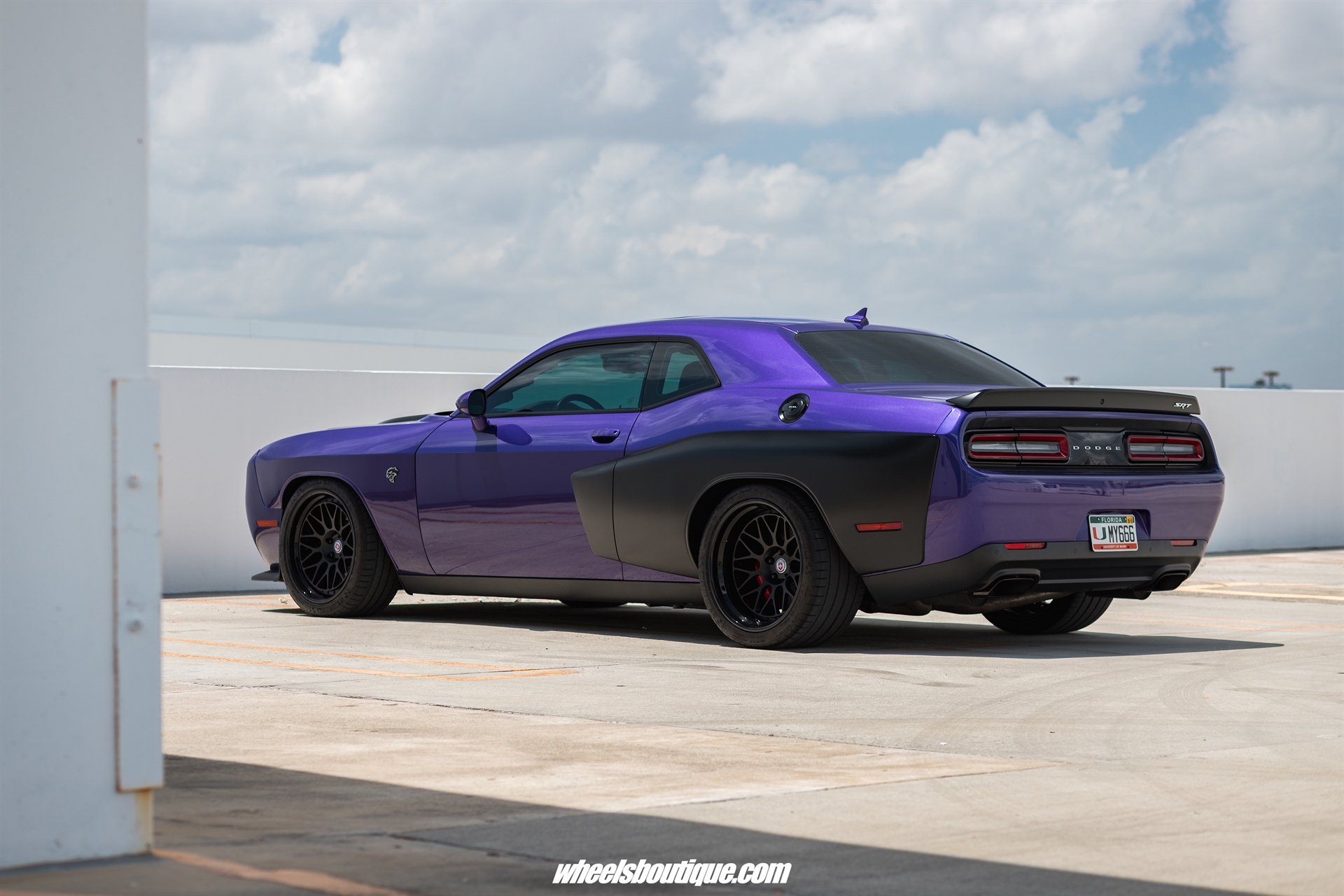HRE Classic 300 | Dodge Challenger Hellcat (Widebody)