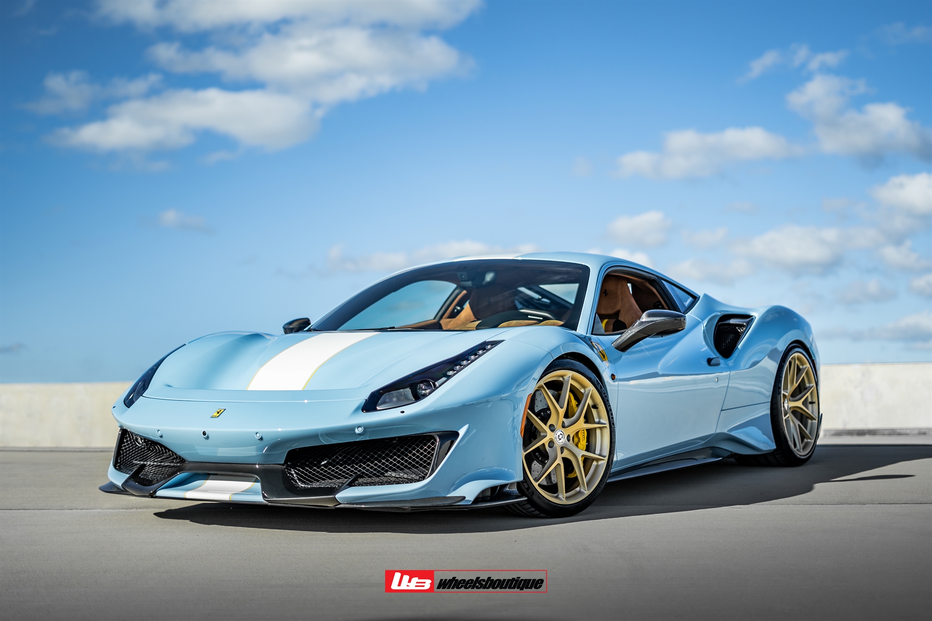 Ferrari 488 Pista | Azurro La Plata | HRE P101 | Frozen Brushed Gold