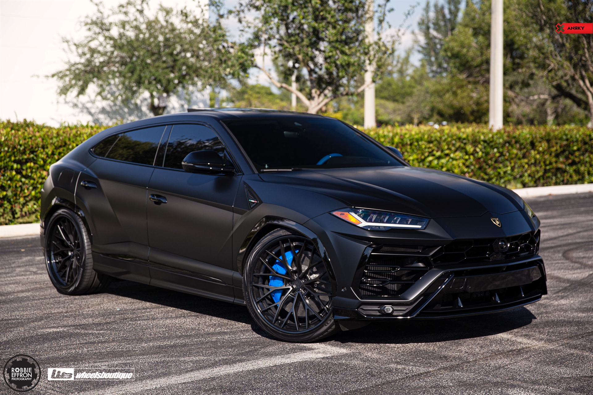 ANRKY AN30 | Black Lamborghini Urus