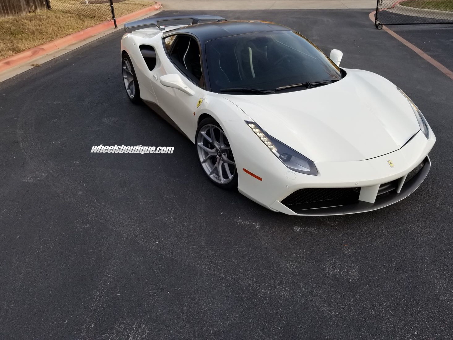Ferrari 488 | Bianco Avus | on HRE P101 | Frozen Polished Clear