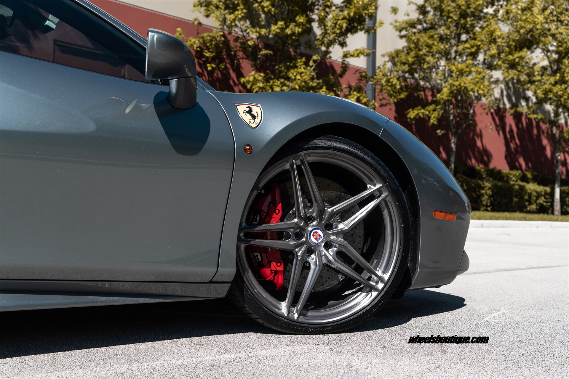 Ferrari 488 GTB | Grigio Silverstone | on HRE P107SC | Brushed Dark Clear