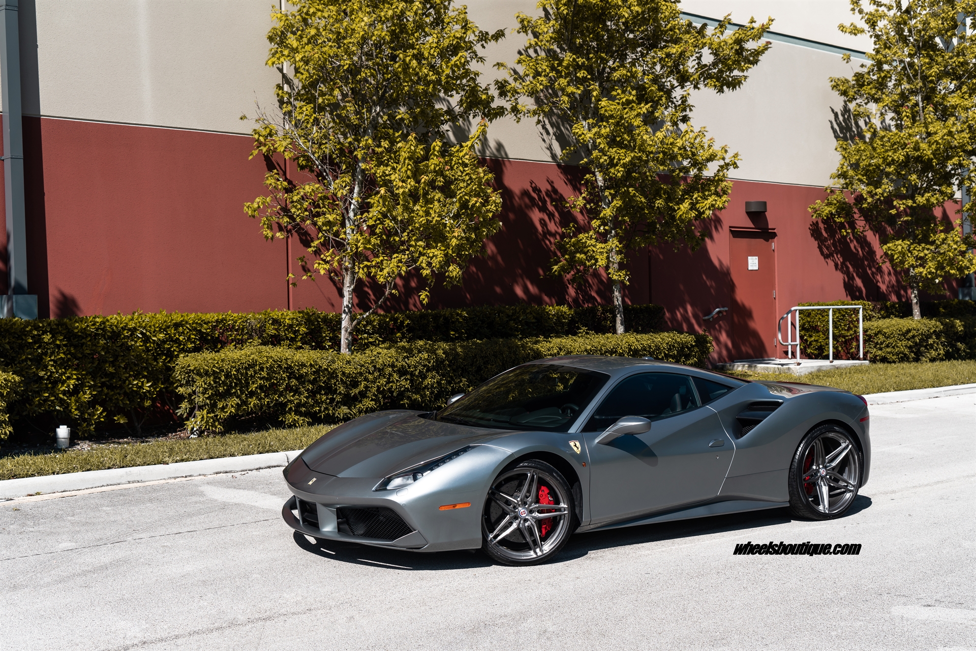 Ferrari 488 GTB | Grigio Silverstone | on HRE P107SC | Brushed Dark Clear