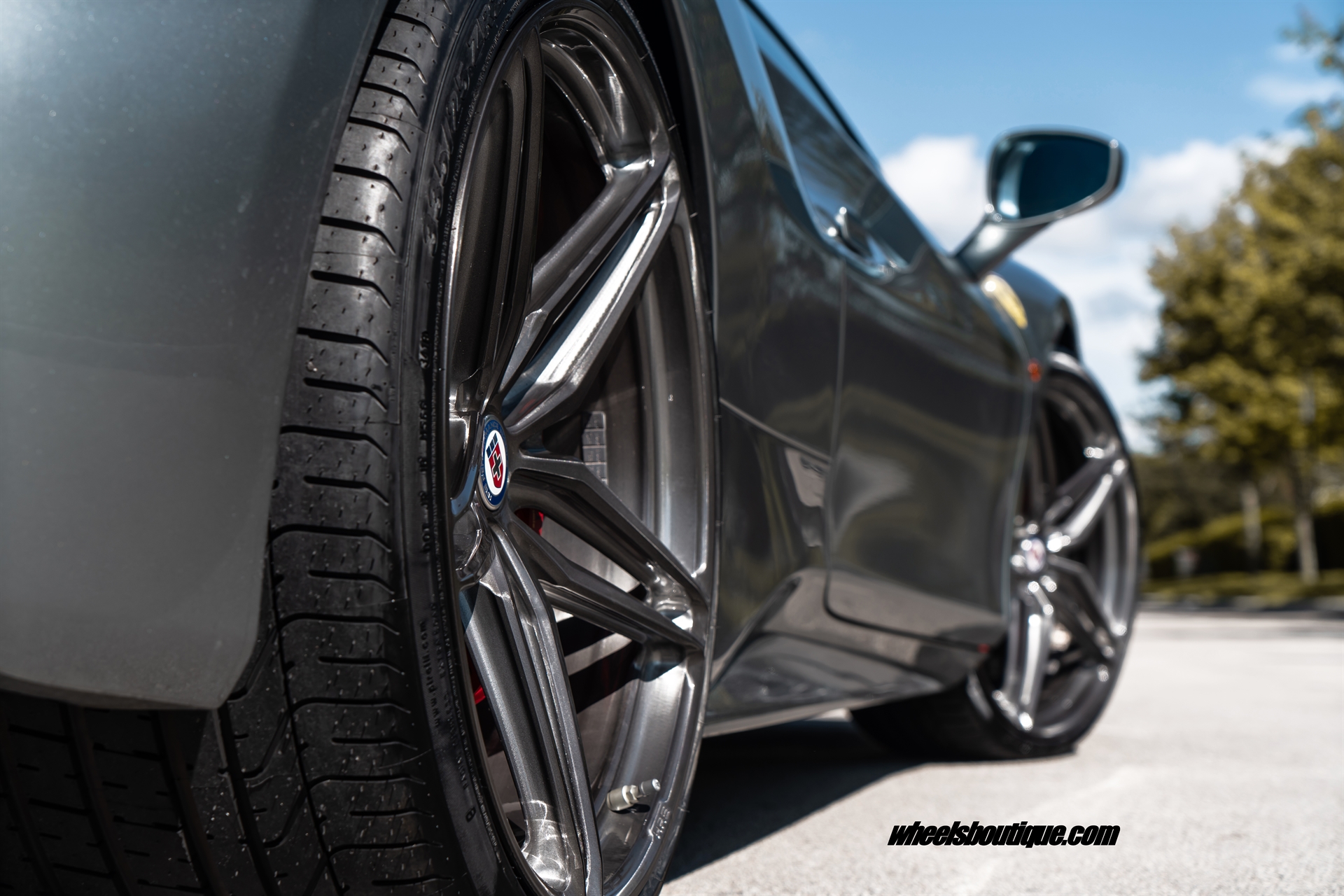 Ferrari 488 GTB | Grigio Silverstone | on HRE P107SC | Brushed Dark Clear