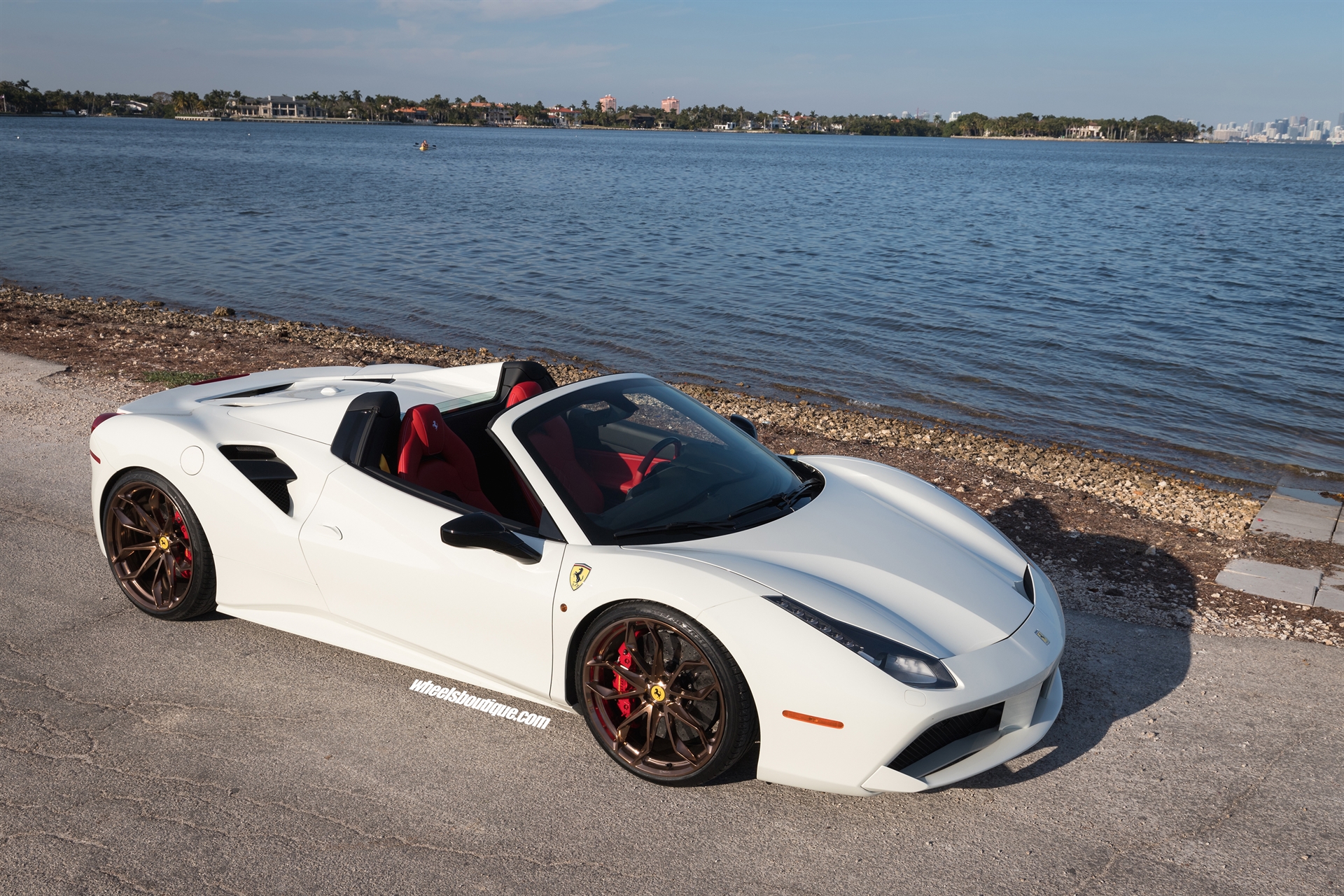 Ferrari 488 Spyder | Bianco Avus | on HRE P201 | Polished Bronze