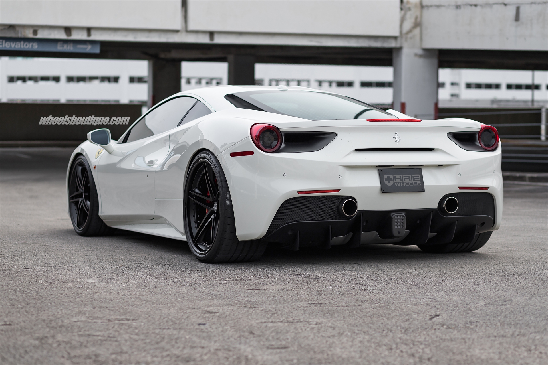 Ferrari 488 | Bianco Avus | on HRE S207 | Satin Black