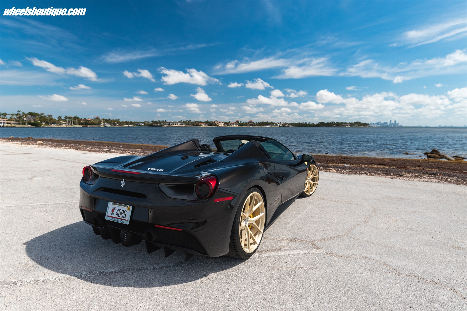Ferrari 488 Spider | Nero | on HRE P101 | Frozen Brushed Gold
