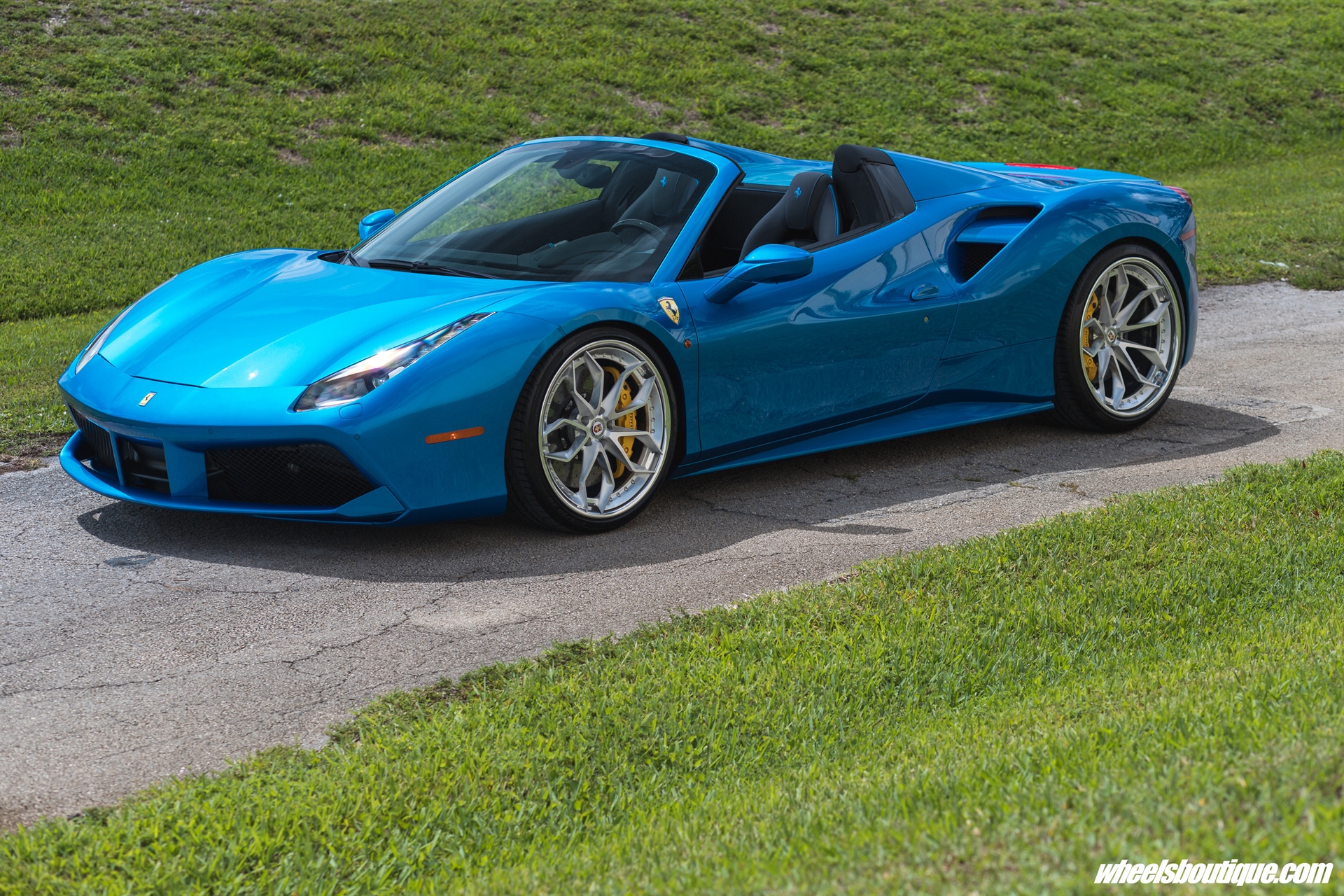Ferrari 488 Spider | Blu Corza | on HRE S201 | Brushed Clear