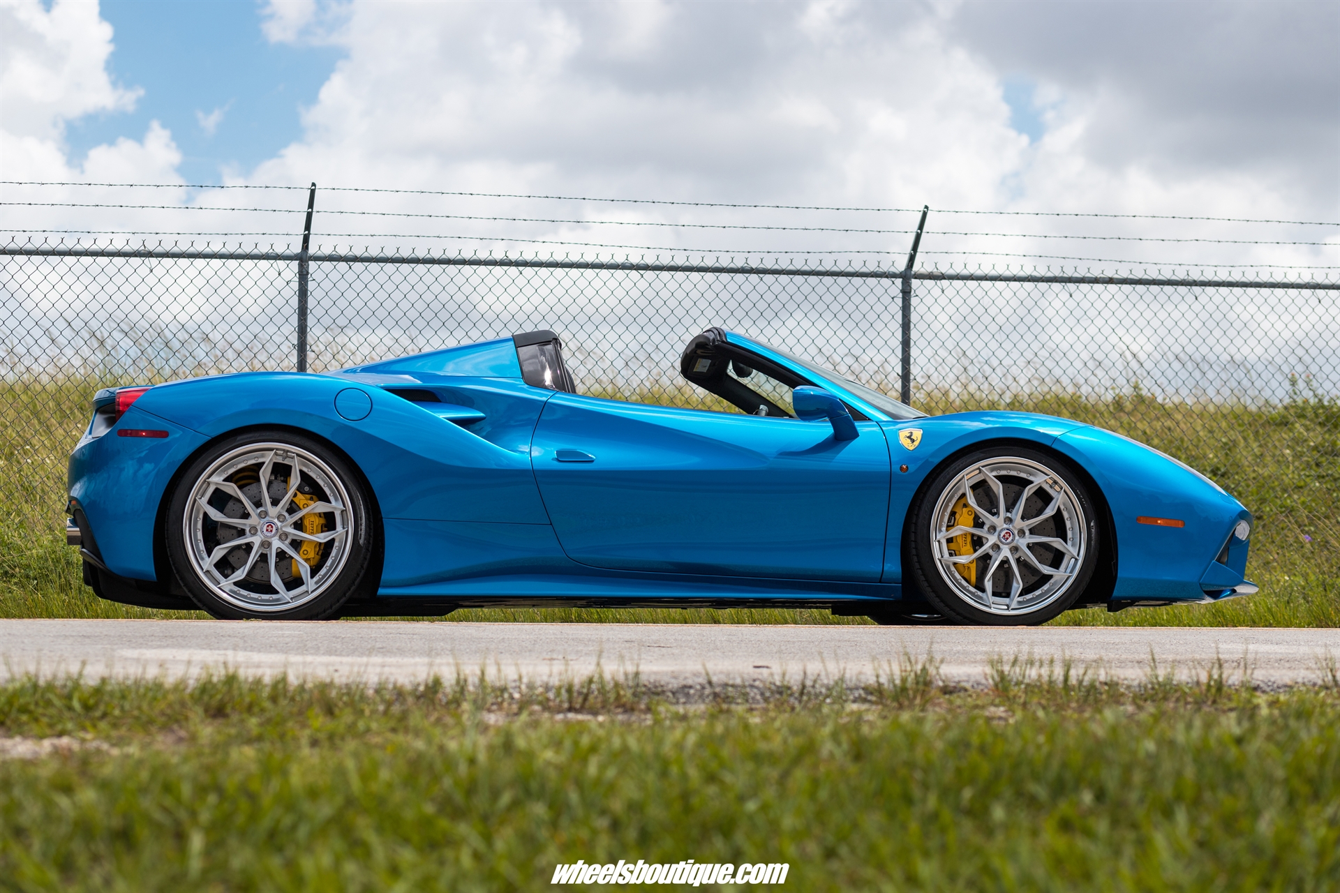 Ferrari 488 Spider | Blu Corza | on HRE S201 | Brushed Clear