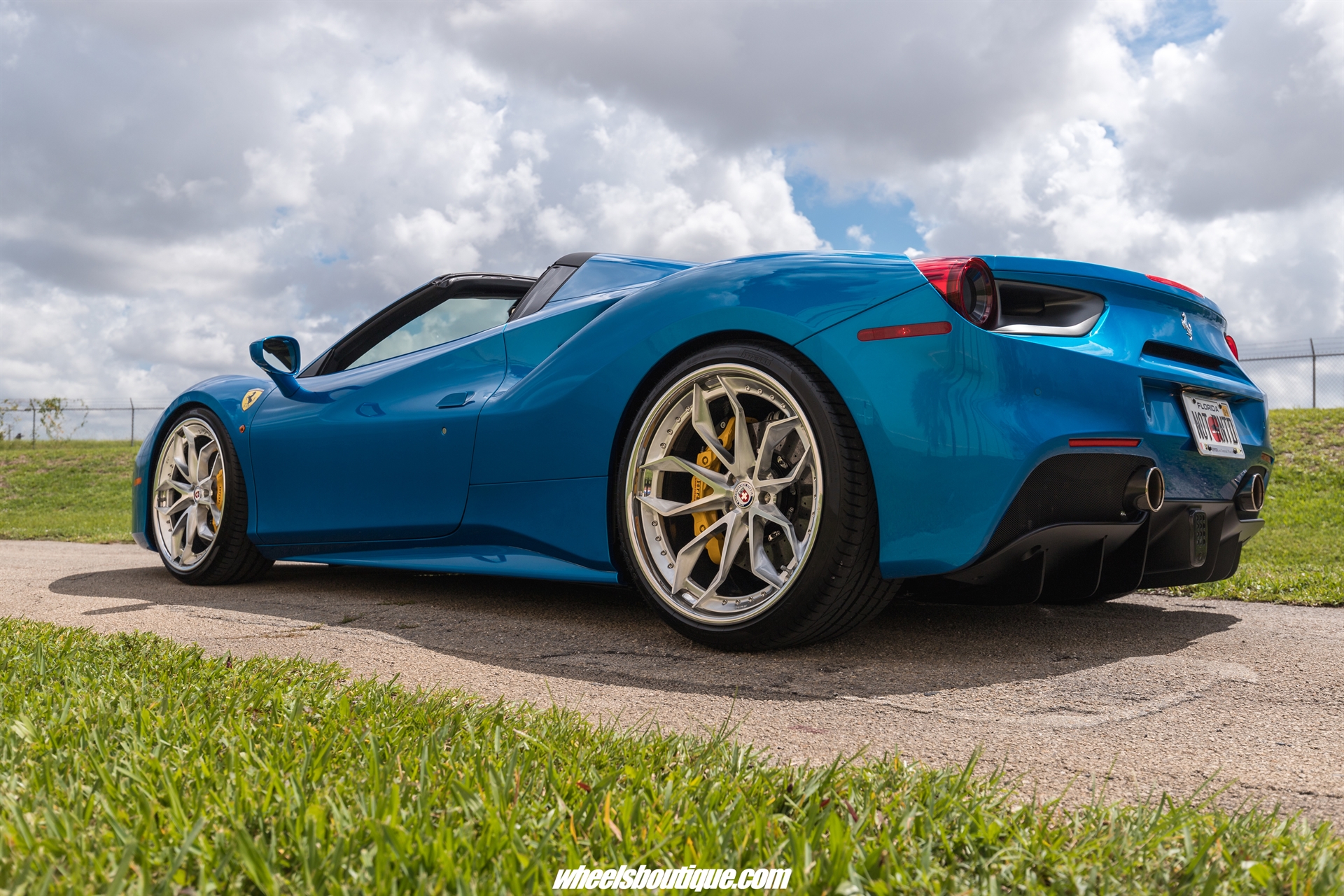 Ferrari 488 Spider | Blu Corza | on HRE S201 | Brushed Clear