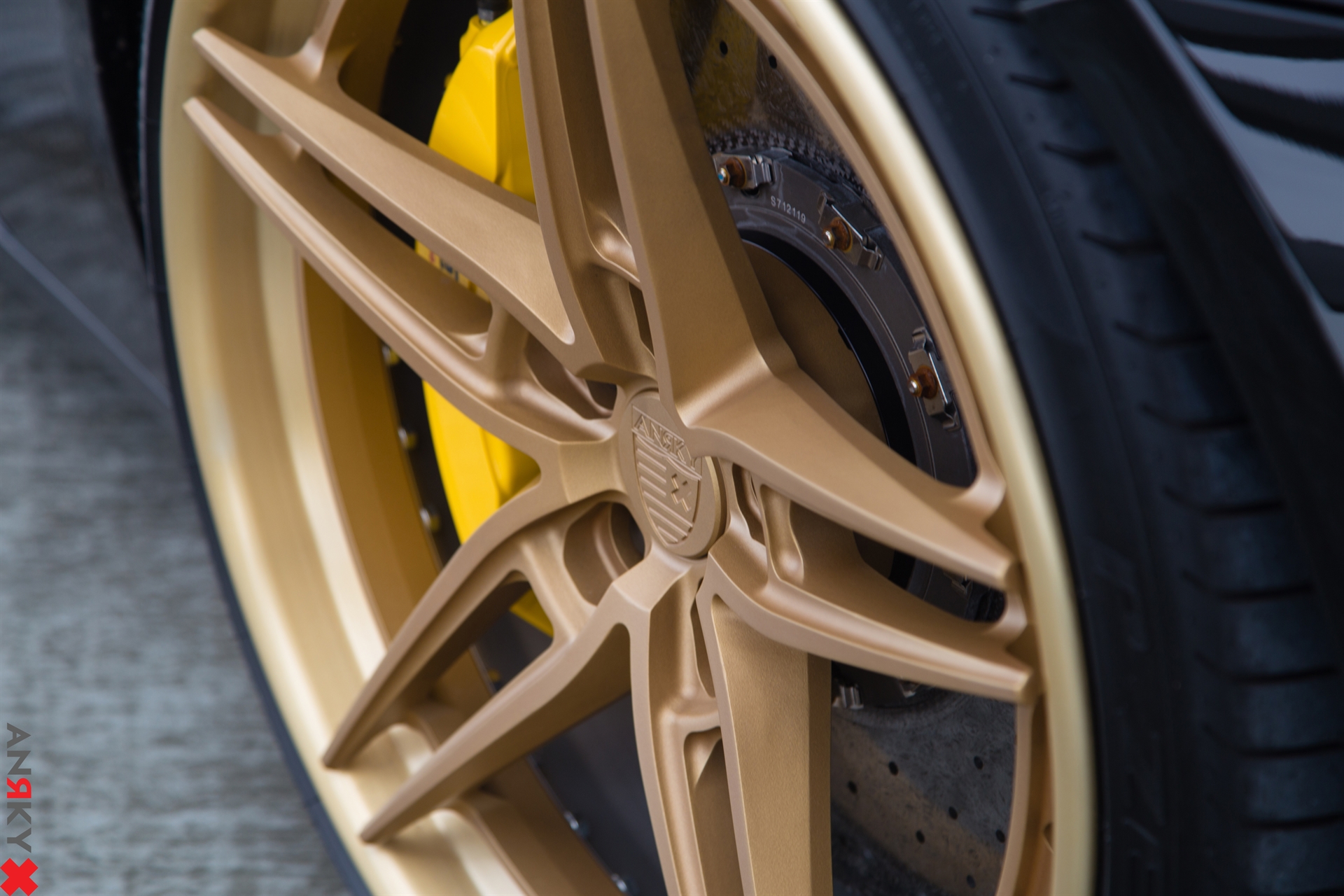 ANRKY AN37 | Ferrari FF