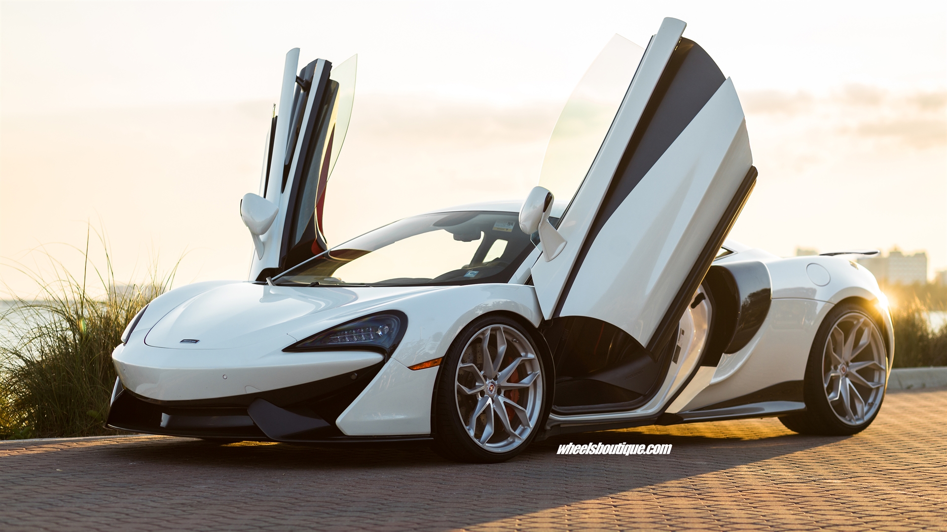 HRE P201 w/ Novitec Full Carbon Aero Kit | Mclaren 570S