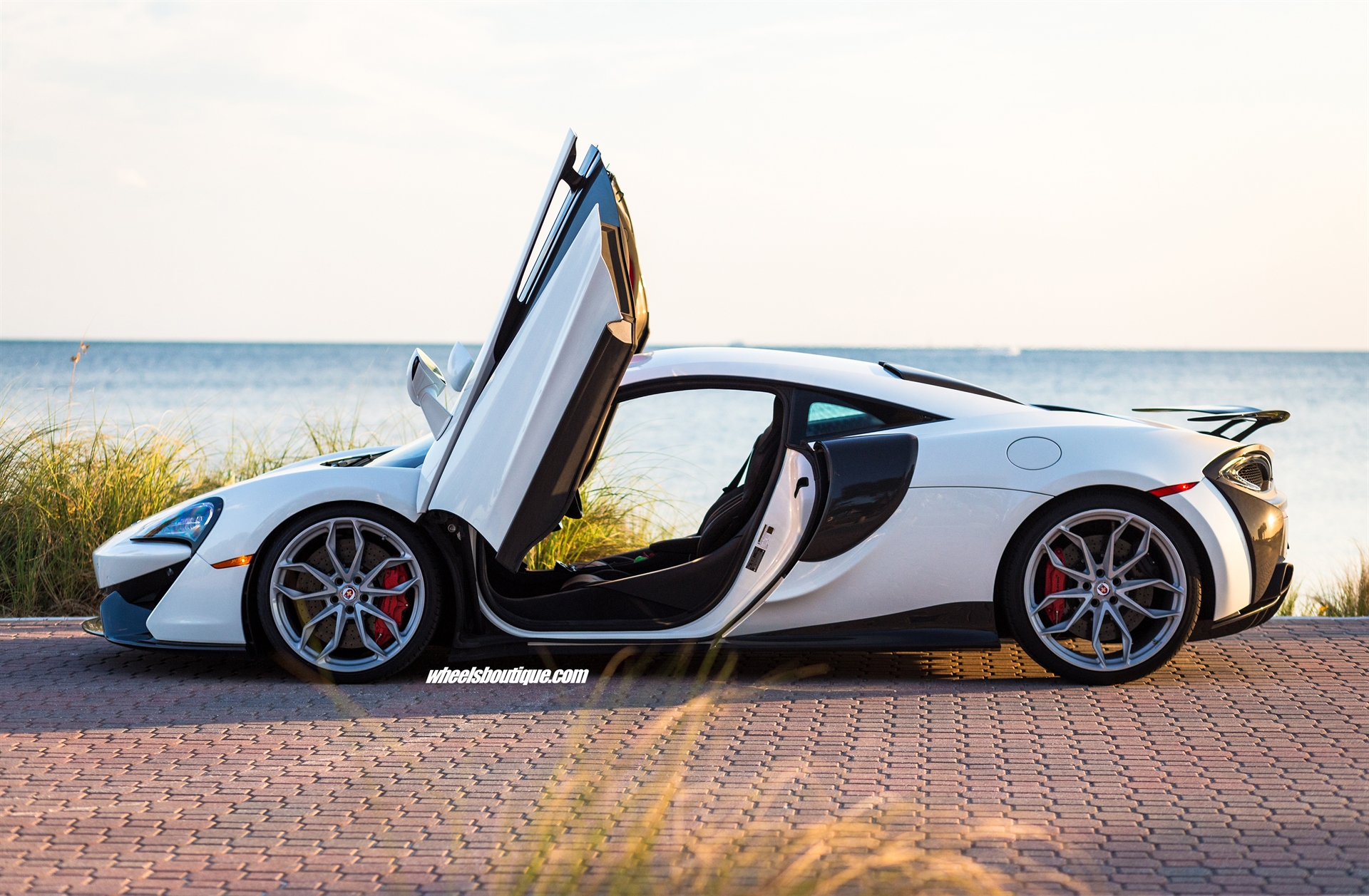 HRE P201 w/ Novitec Full Carbon Aero Kit | Mclaren 570S