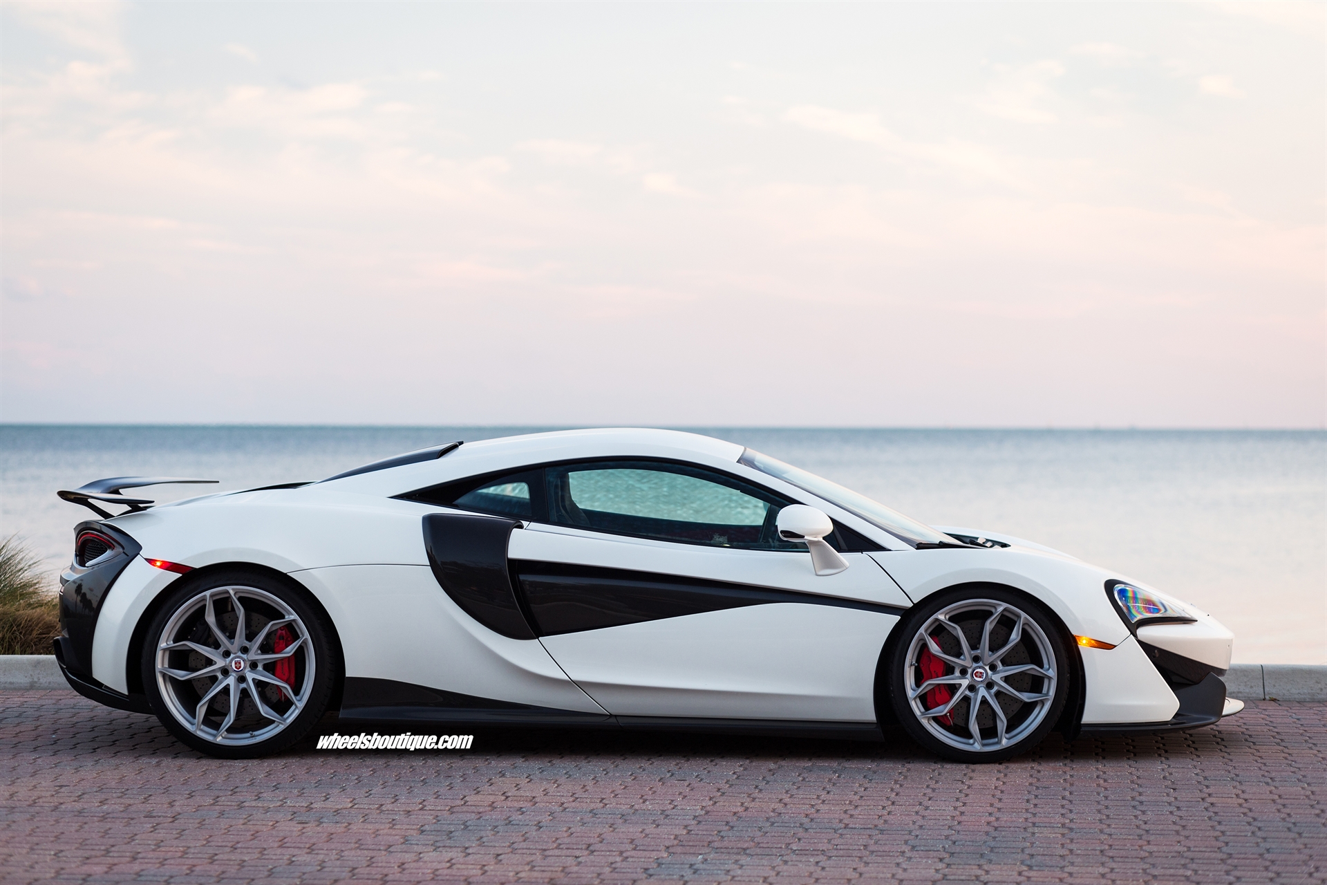 HRE P201 w/ Novitec Full Carbon Aero Kit | Mclaren 570S