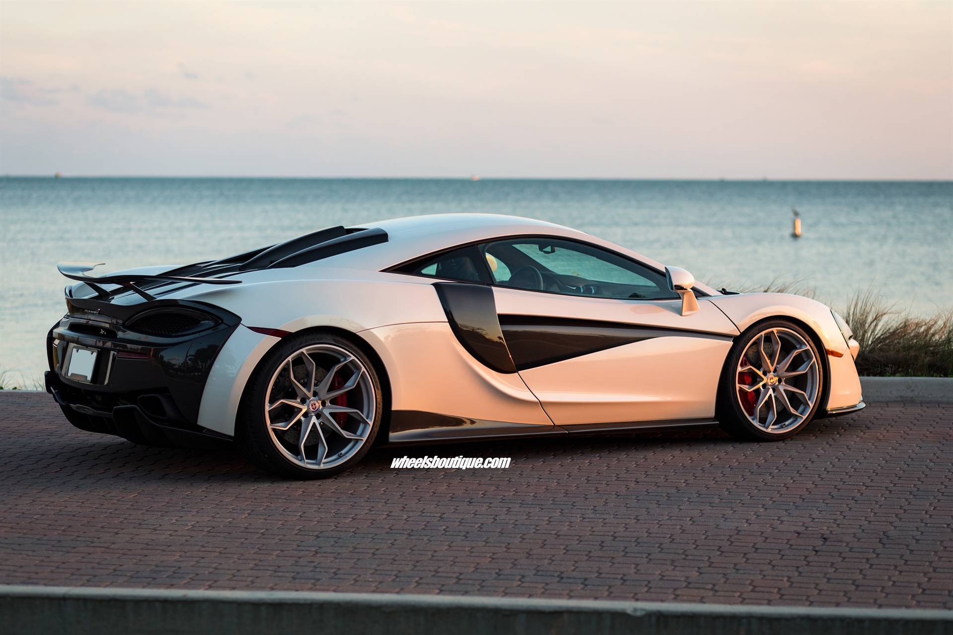 HRE P201 w/ Novitec Full Carbon Aero Kit | Mclaren 570S