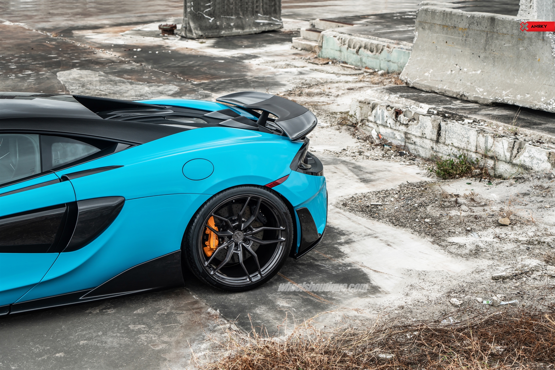 ANRKY AN11 | McLaren 600LT Miami Blue