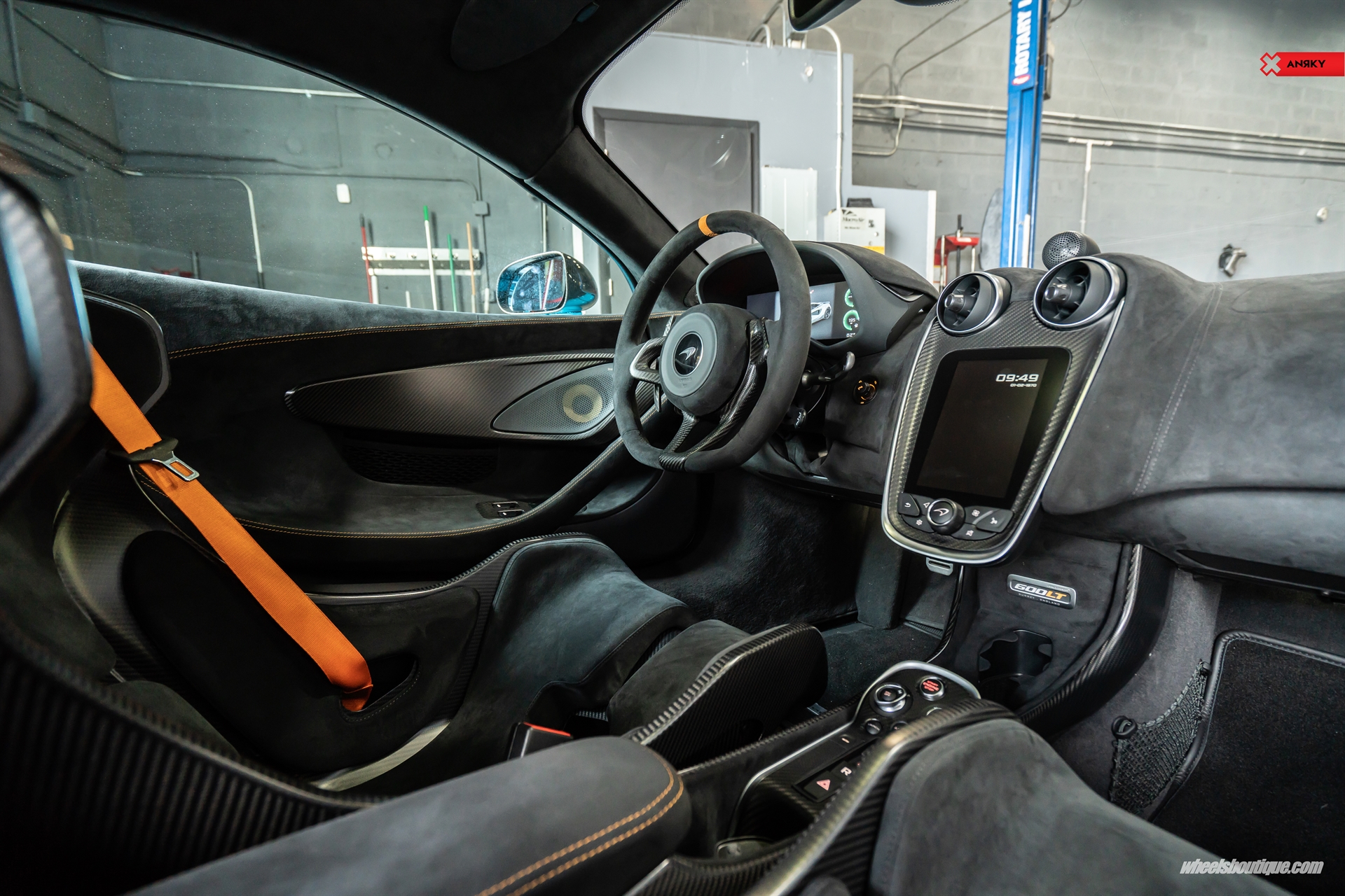 ANRKY AN11 | McLaren 600LT Miami Blue