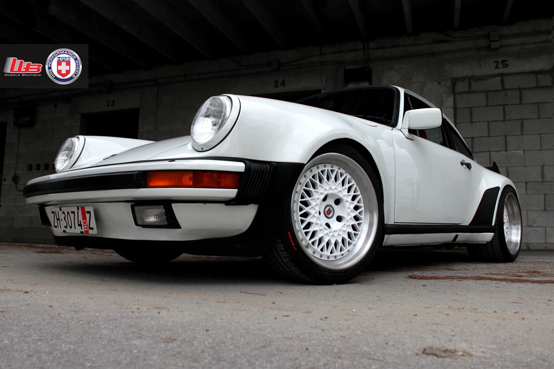 PORSCHE 930 TURBO ON HRE 501