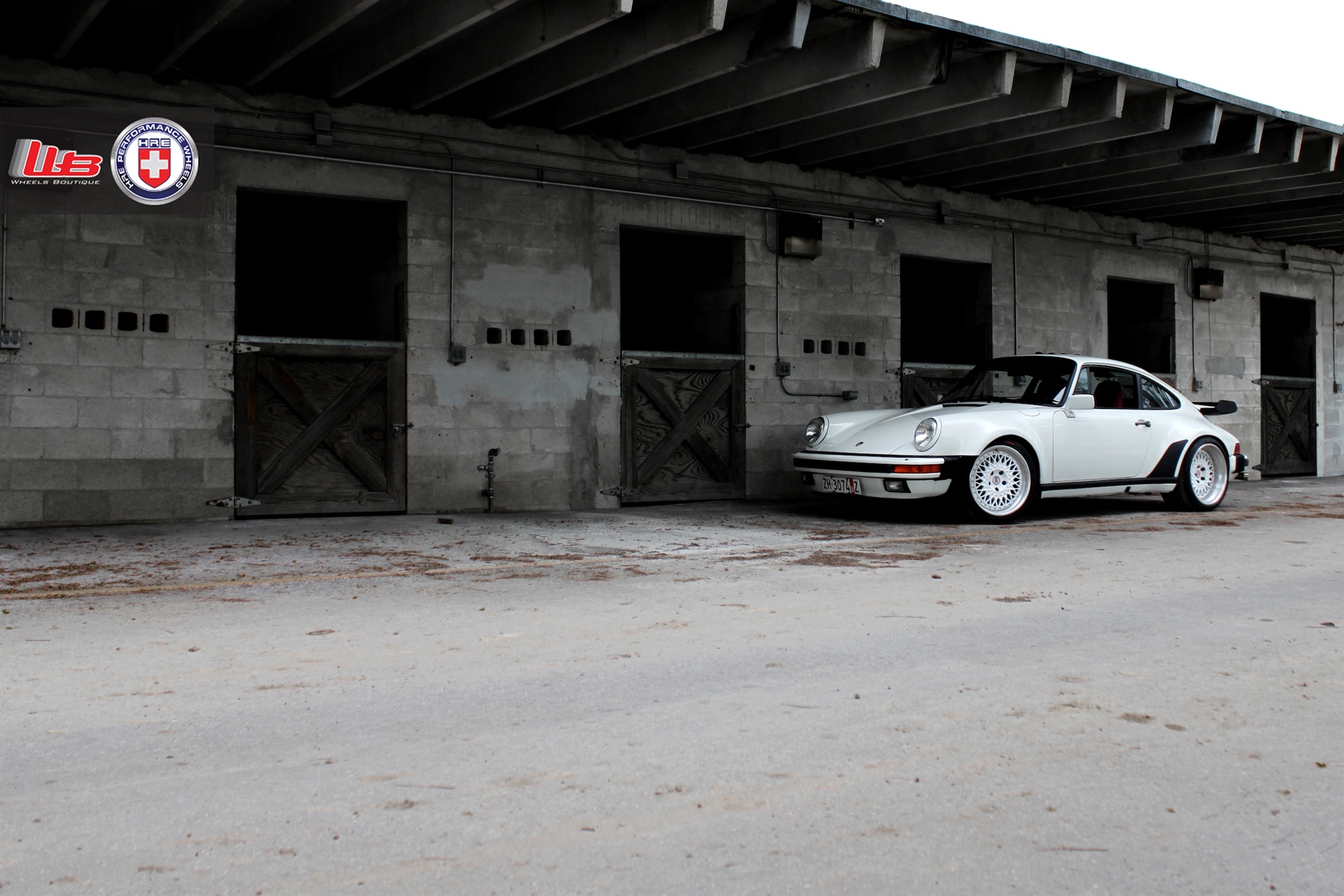 PORSCHE 930 TURBO ON HRE 501