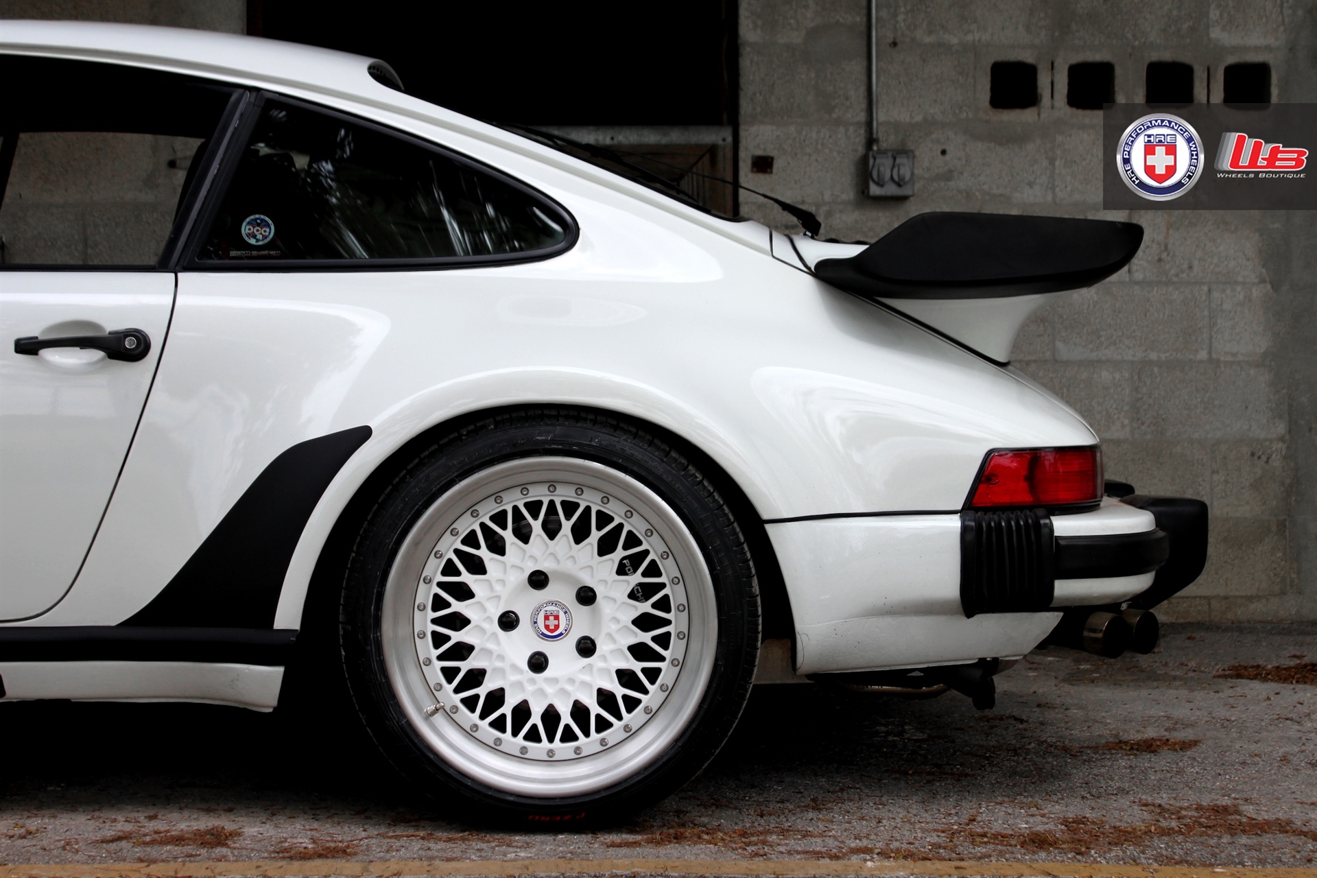 PORSCHE 930 TURBO ON HRE 501
