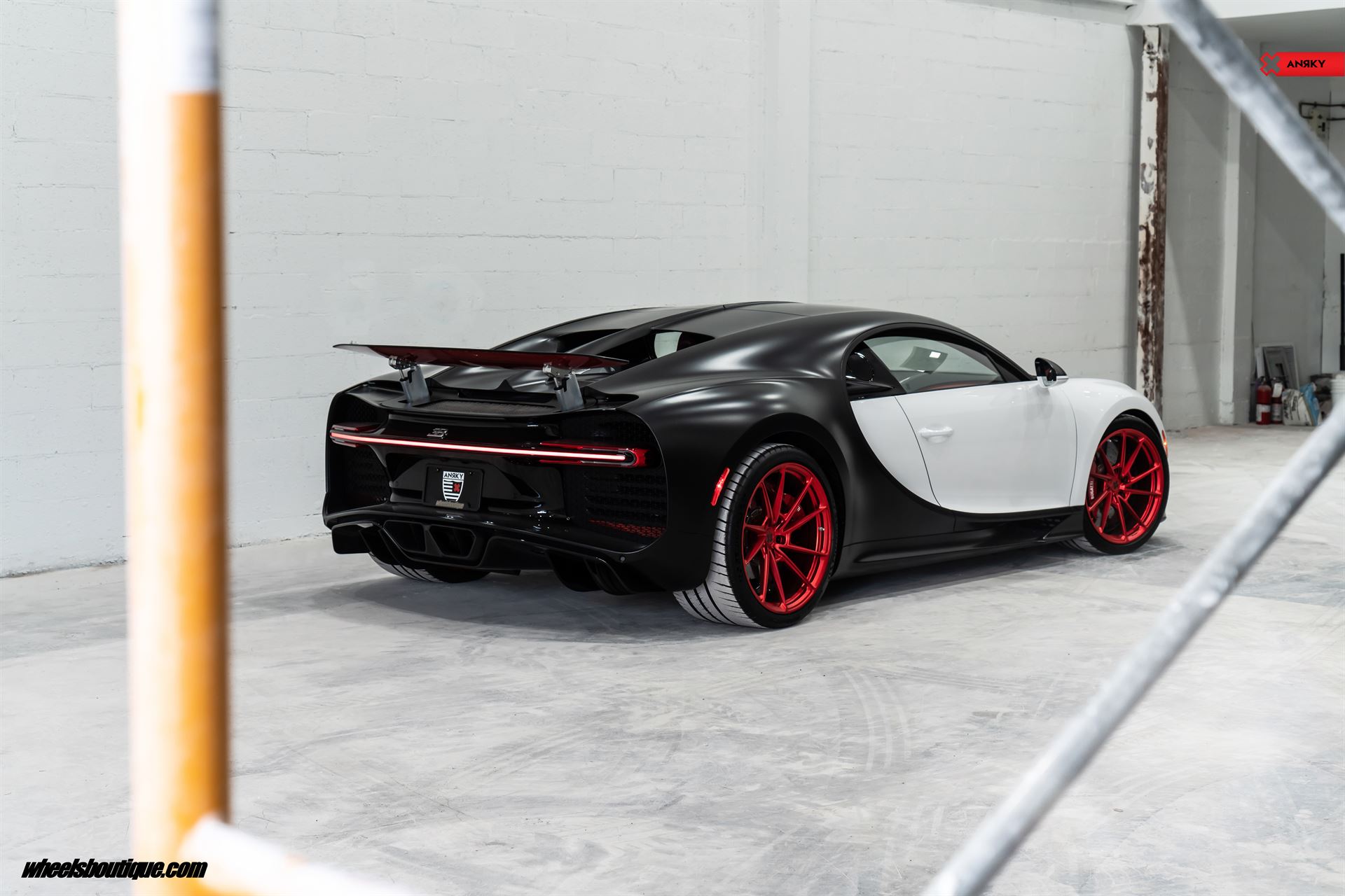 Bugatti Chiron | on ANRKY AN13 | Frozen Polished Red