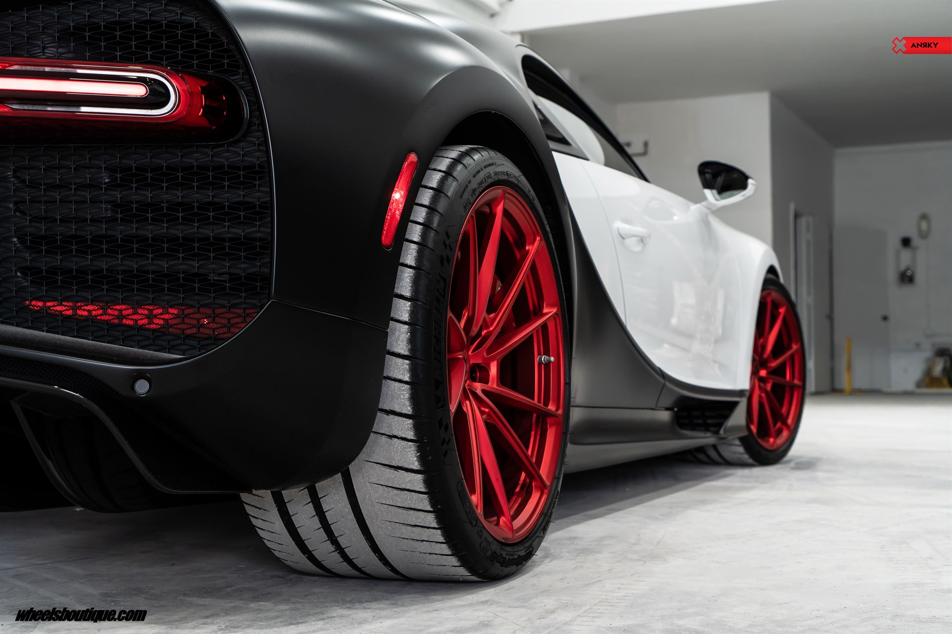 Bugatti Chiron | on ANRKY AN13 | Frozen Polished Red