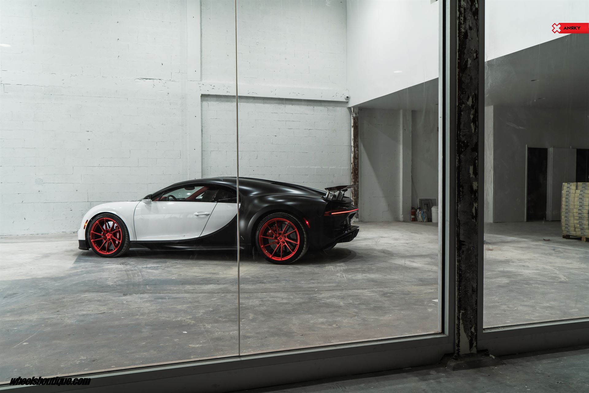 Bugatti Chiron | on ANRKY AN13 | Frozen Polished Red