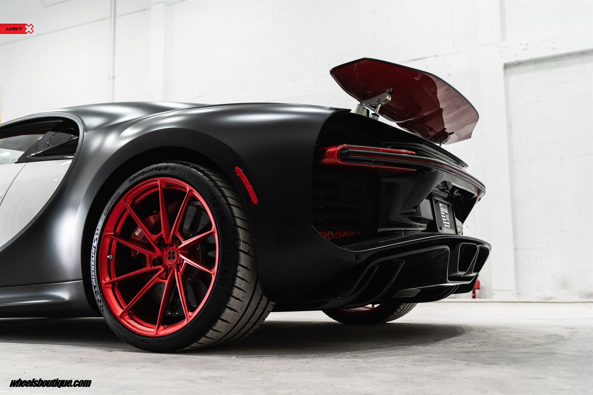 Bugatti Chiron | on ANRKY AN13 | Frozen Polished Red