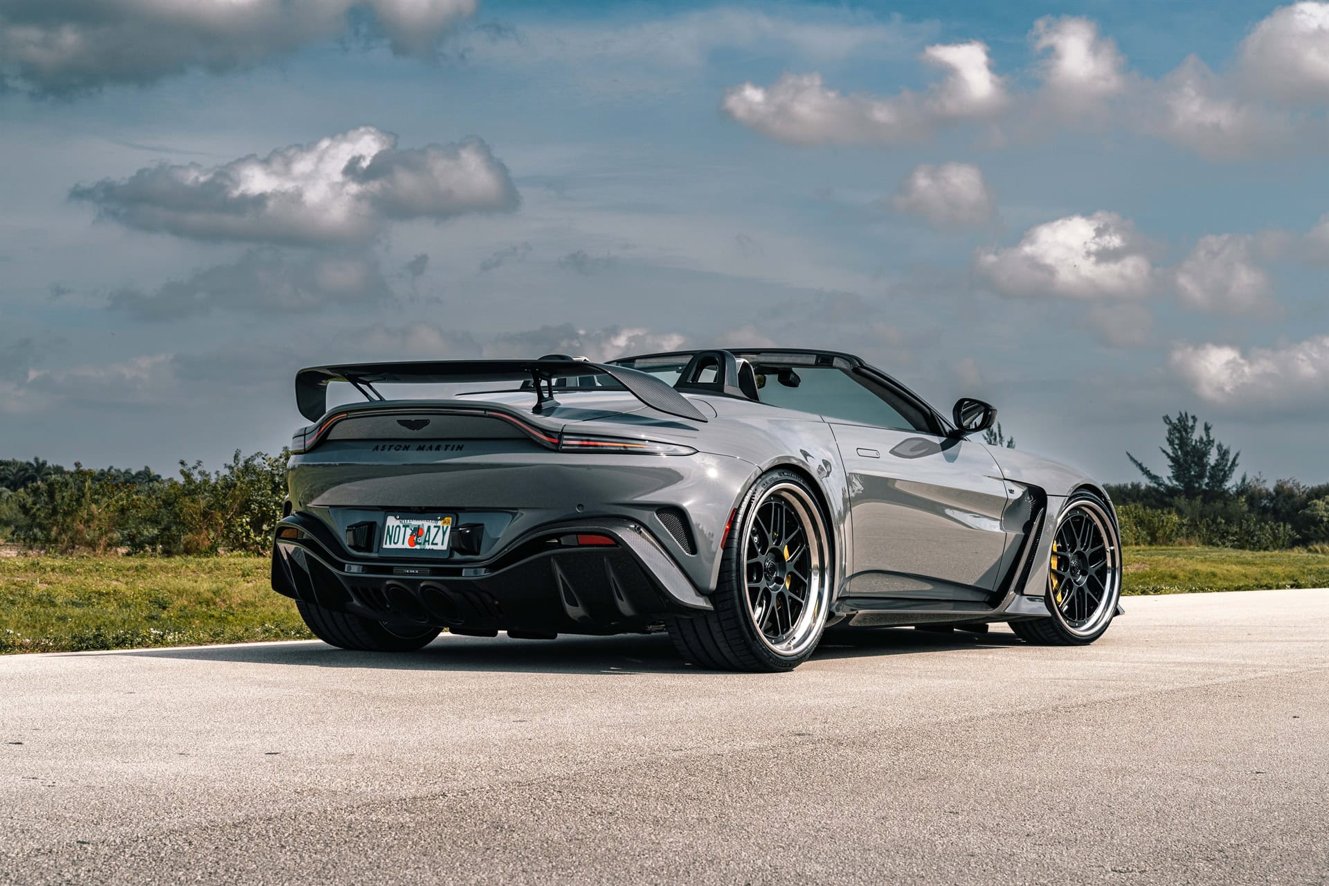 Aston Martin Vantage V12 Roadster on 1886 Wheels S007