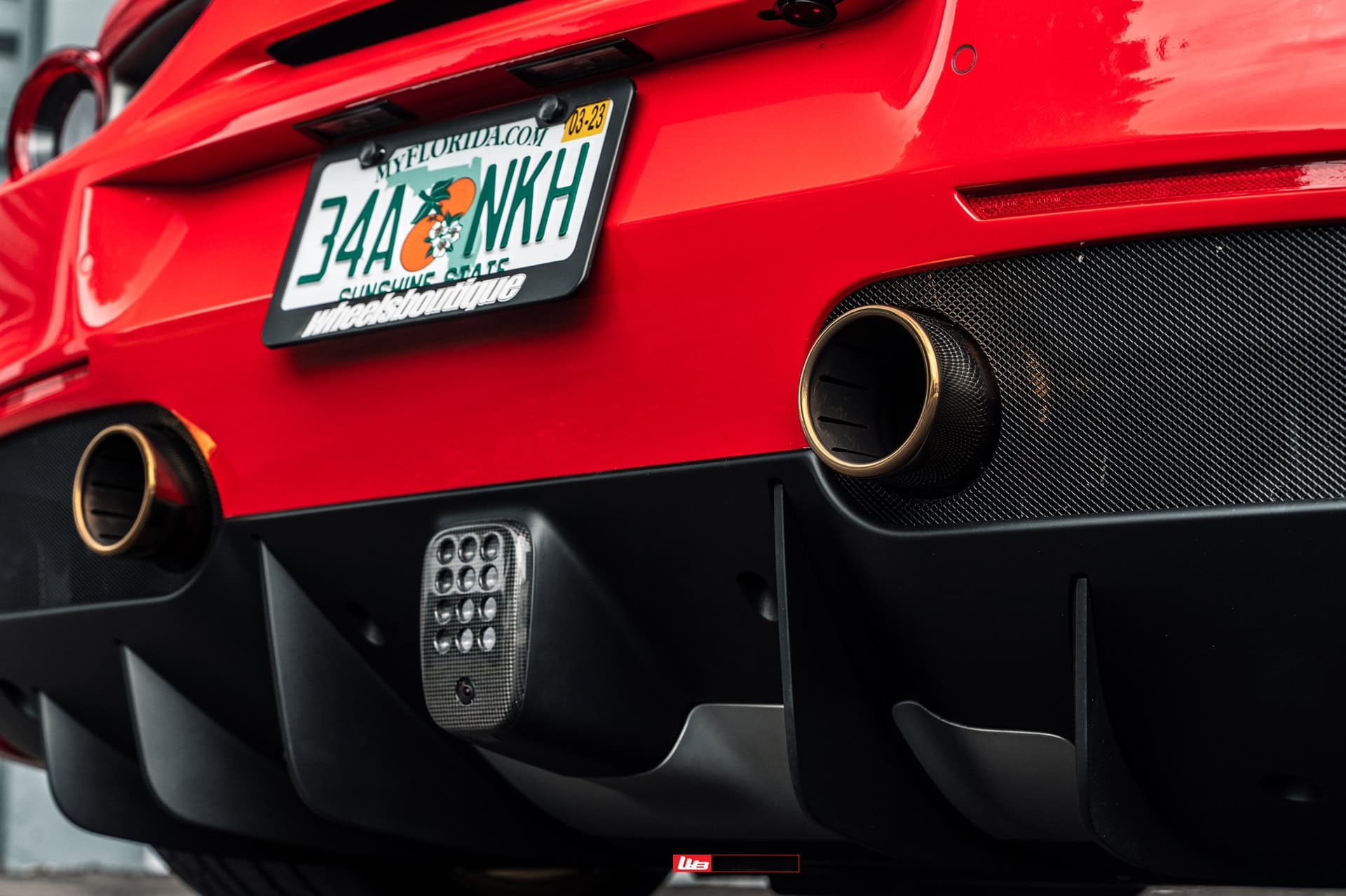 Photo 21 of Ferrari 488 Spider | Rosso Corza | on HRE P107SC | Frozen Polished Gold