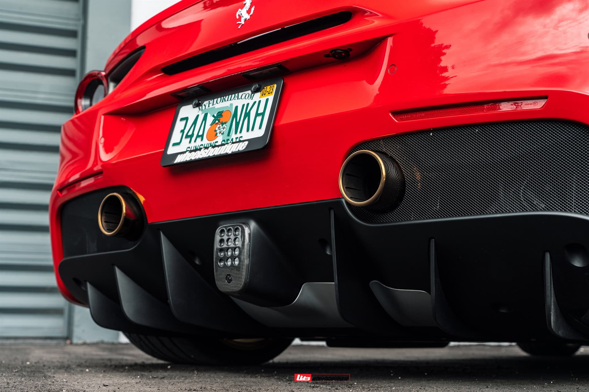 Photo 22 of Ferrari 488 Spider | Rosso Corza | on HRE P107SC | Frozen Polished Gold