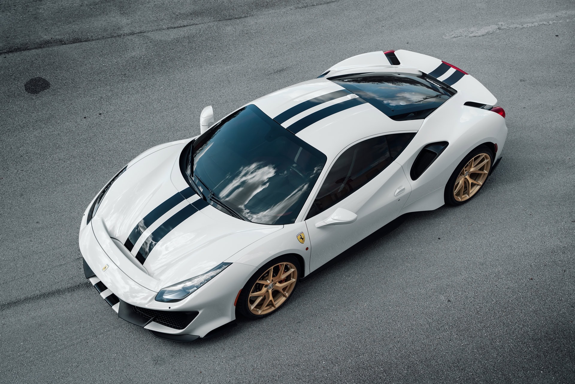 Ferrari 488 Pista | Bianco Avus | on HRE P101 | Frozen Brushed  Gold