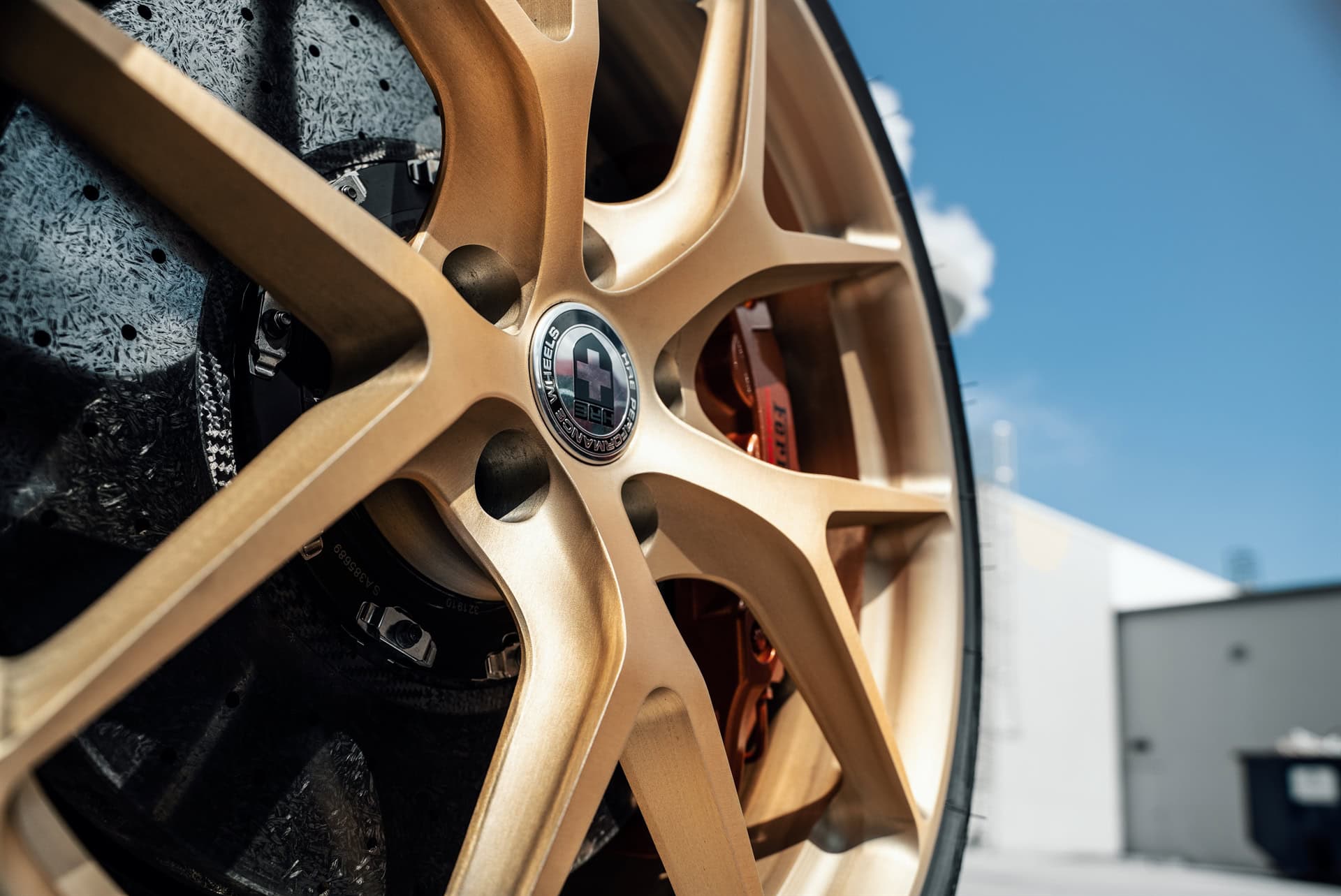 Ferrari 488 Pista | Bianco Avus | on HRE P101 | Frozen Brushed  Gold