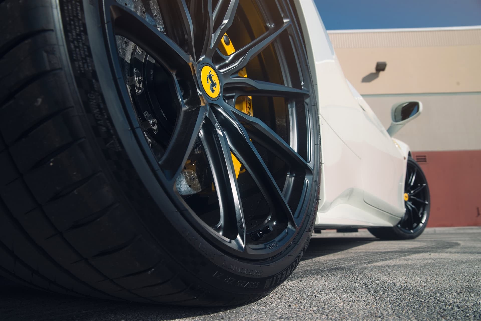 Ferrari 488 Spider | Bianco Avus | on HRE P104SC | Satin Black
