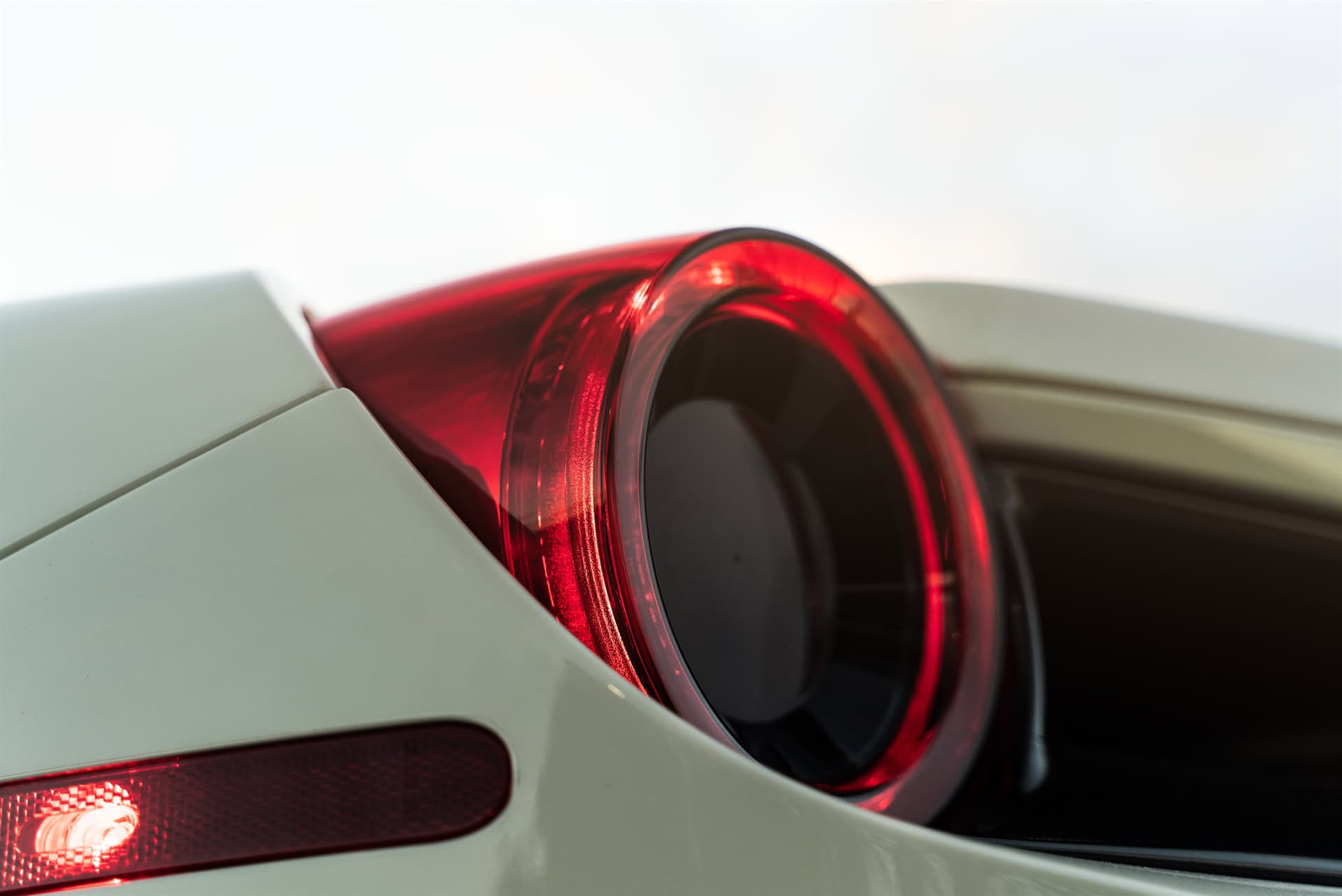 Photo 21 of Ferrari 488 GTB Spyder | Bianco Avus | on ANRKY AN12 | Gloss Black