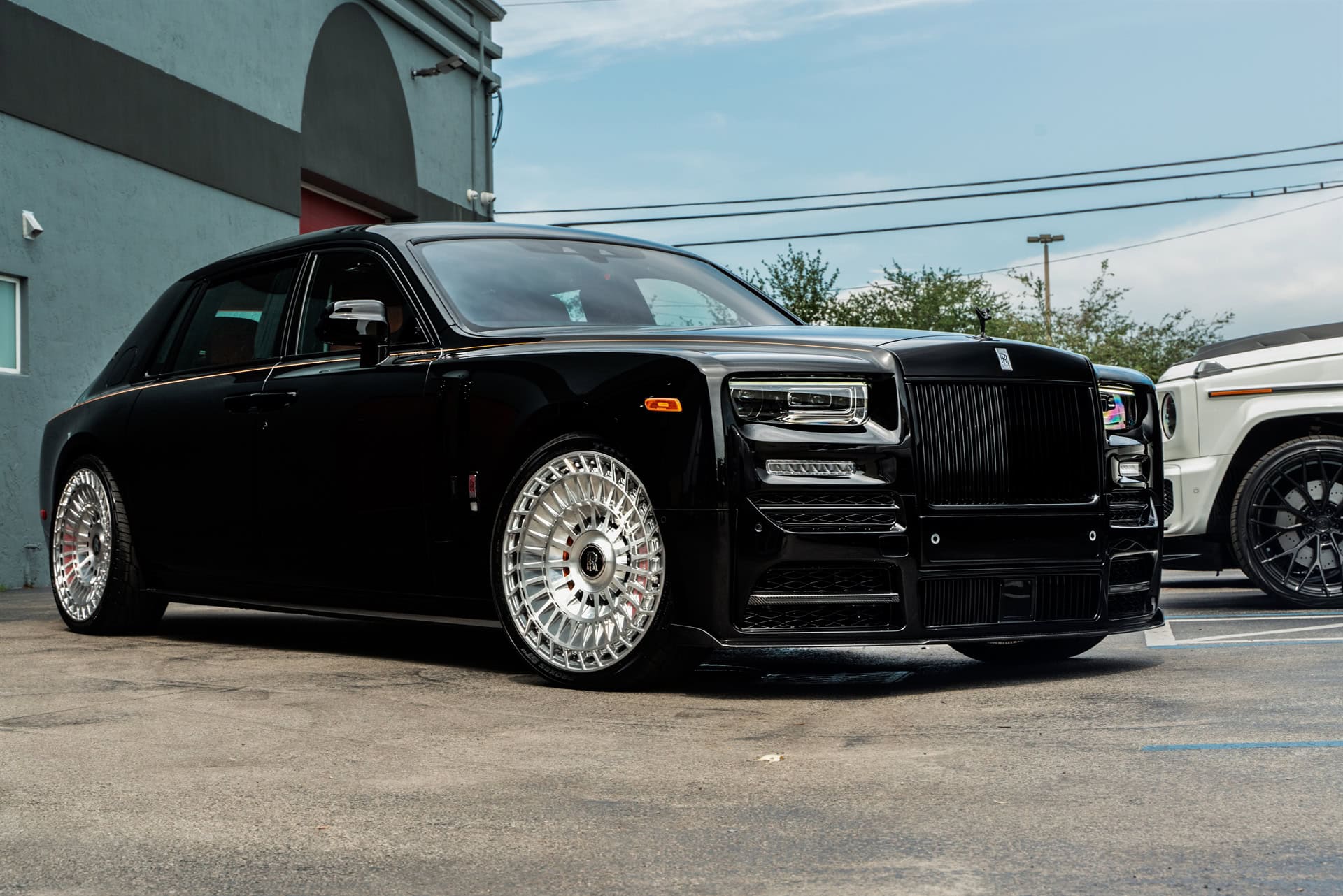 Photo 30 of Rolls-Royce Phantom EWB with Mansory Widebody Kit